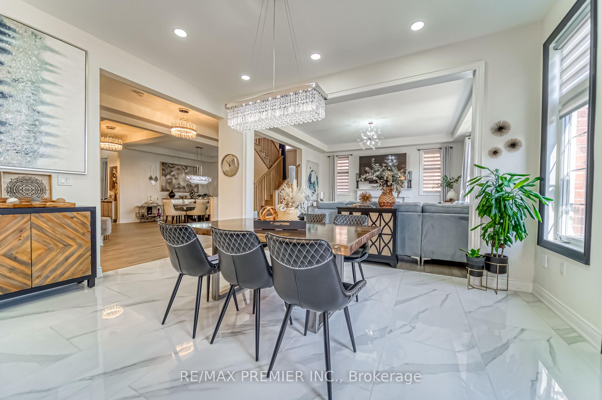 Photo 19 of 116 Klein Mills Road, Vaughan, Kleinburg — HOMEH