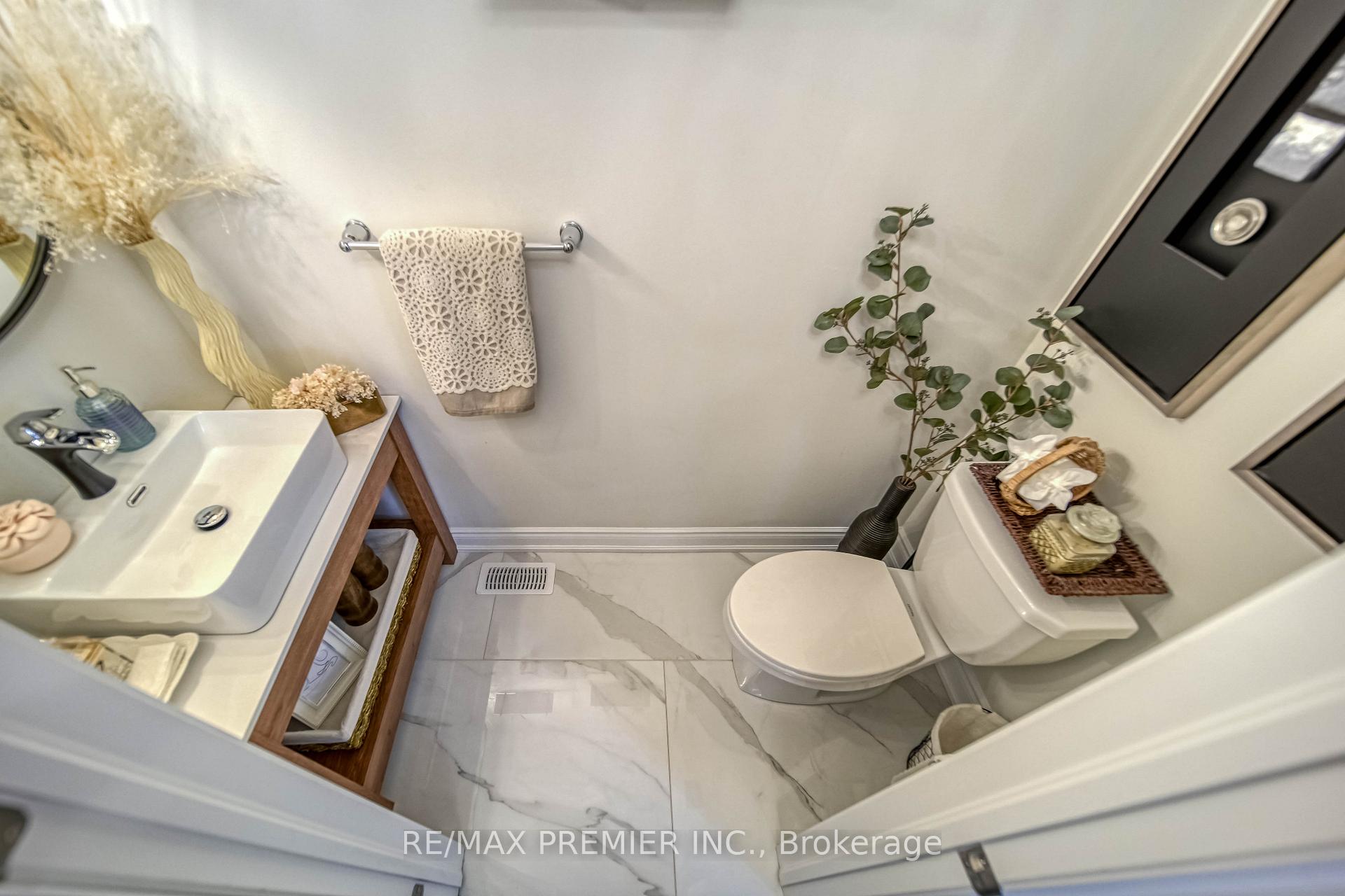 Photo 26 of 116 Klein Mills Road, Vaughan, Kleinburg — HOMEH