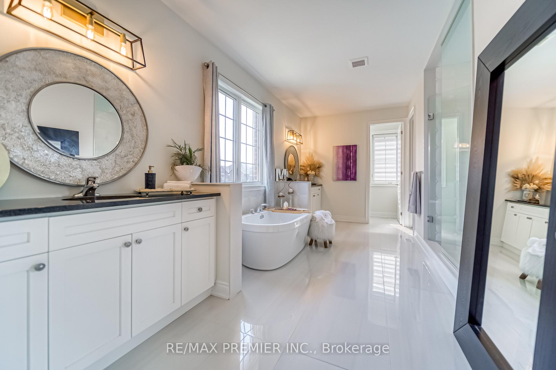 Photo 32 of 116 Klein Mills Road, Vaughan, Kleinburg — HOMEH