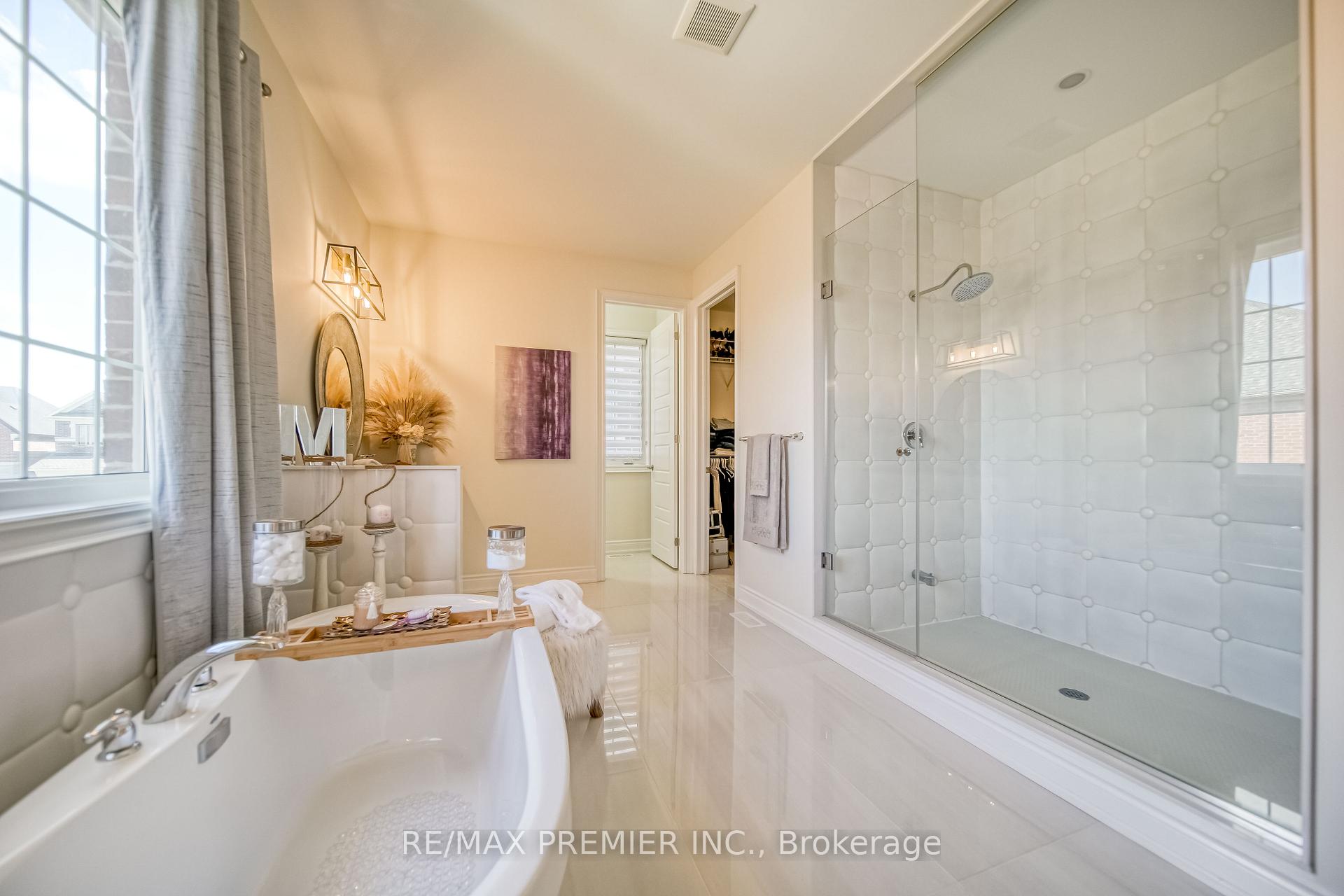 Photo 33 of 116 Klein Mills Road, Vaughan, Kleinburg — HOMEH