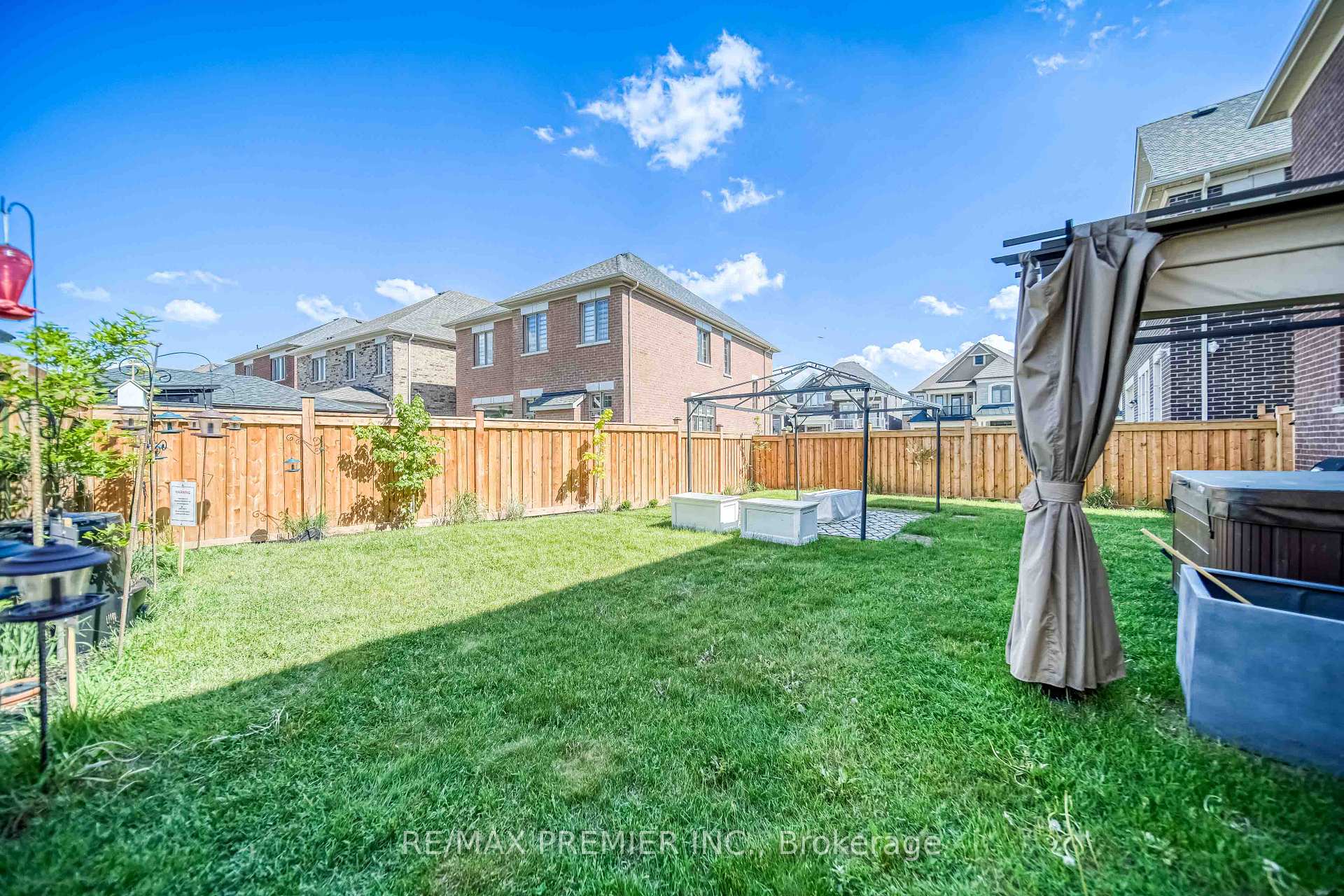Photo 43 of 116 Klein Mills Road, Vaughan, Kleinburg — HOMEH