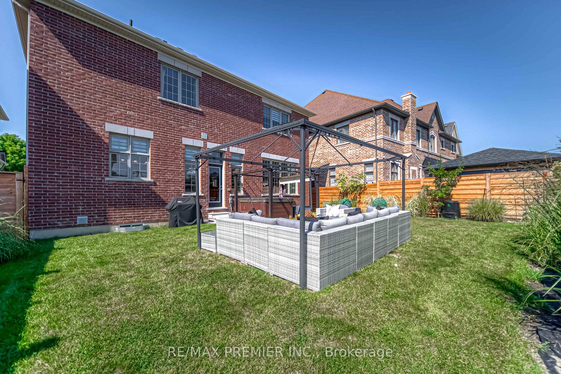 Photo 44 of 116 Klein Mills Road, Vaughan, Kleinburg — HOMEH