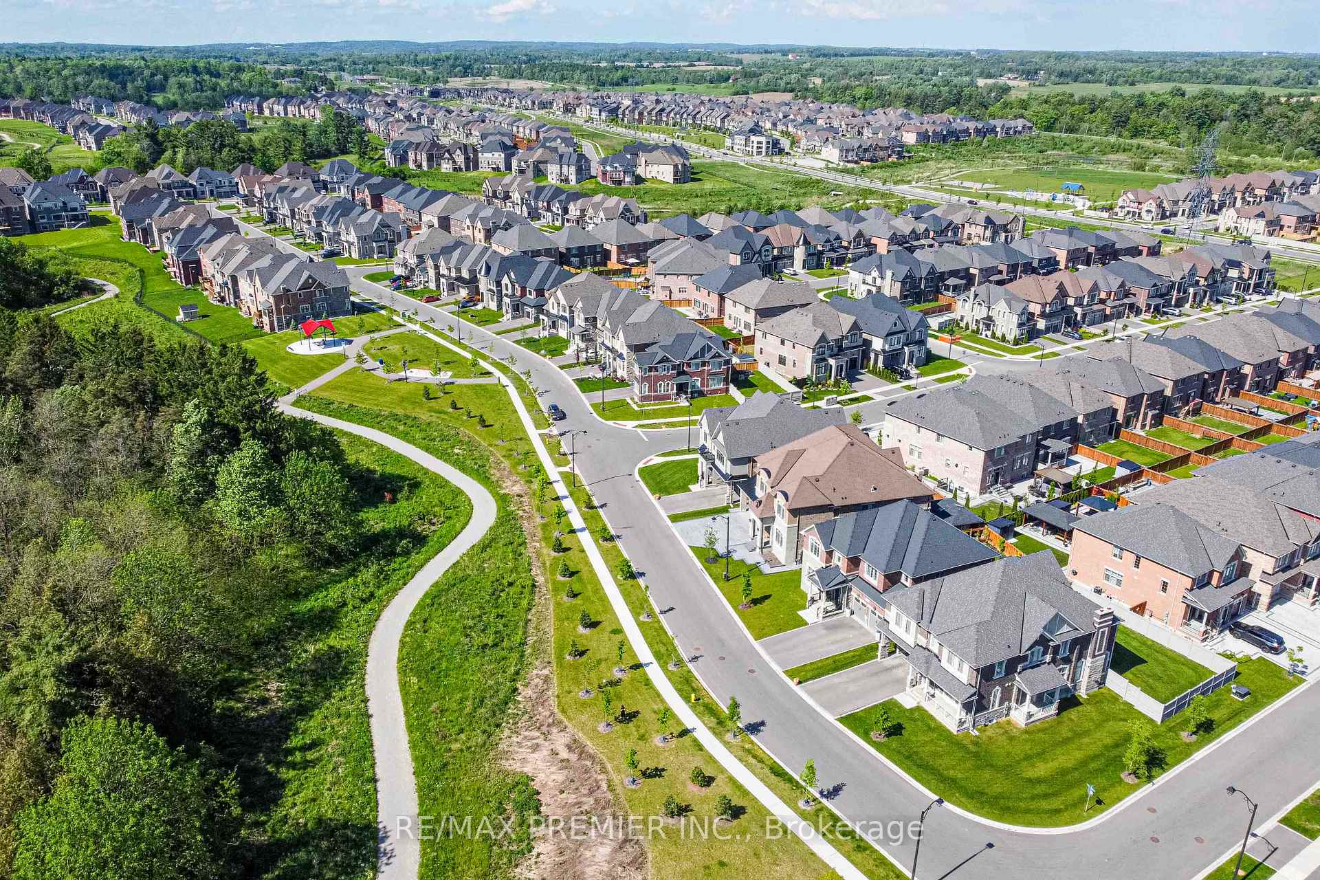 Photo 48 of 116 Klein Mills Road, Vaughan, Kleinburg — HOMEH