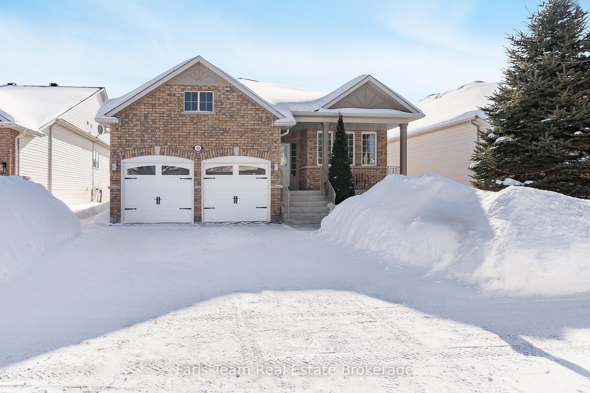 Photo 2 of 35 Princess Point Drive, Wasaga Beach — HOMEH