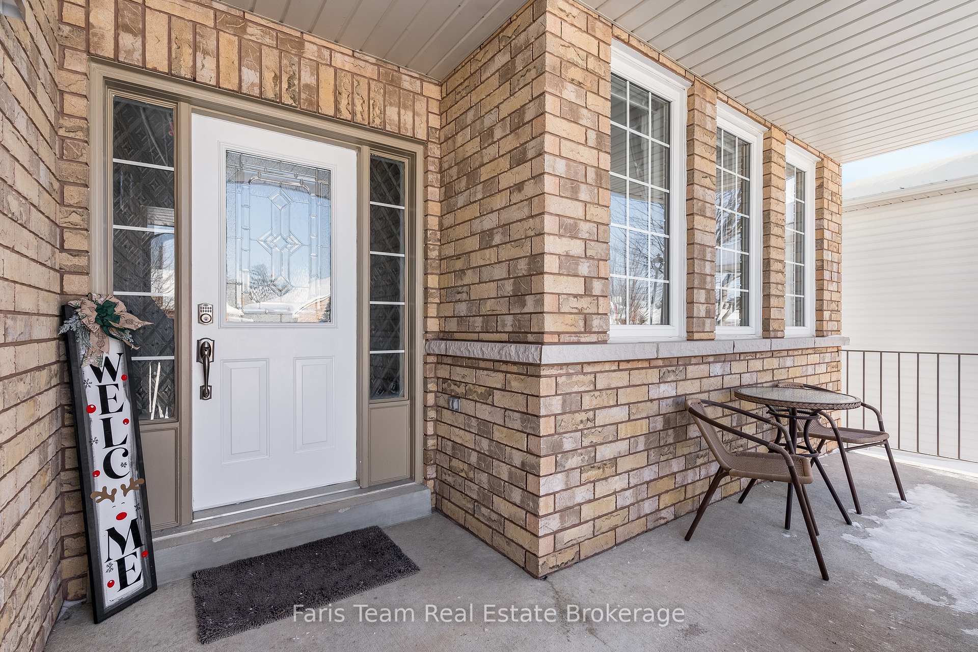 Photo 3 of 35 Princess Point Drive, Wasaga Beach — HOMEH