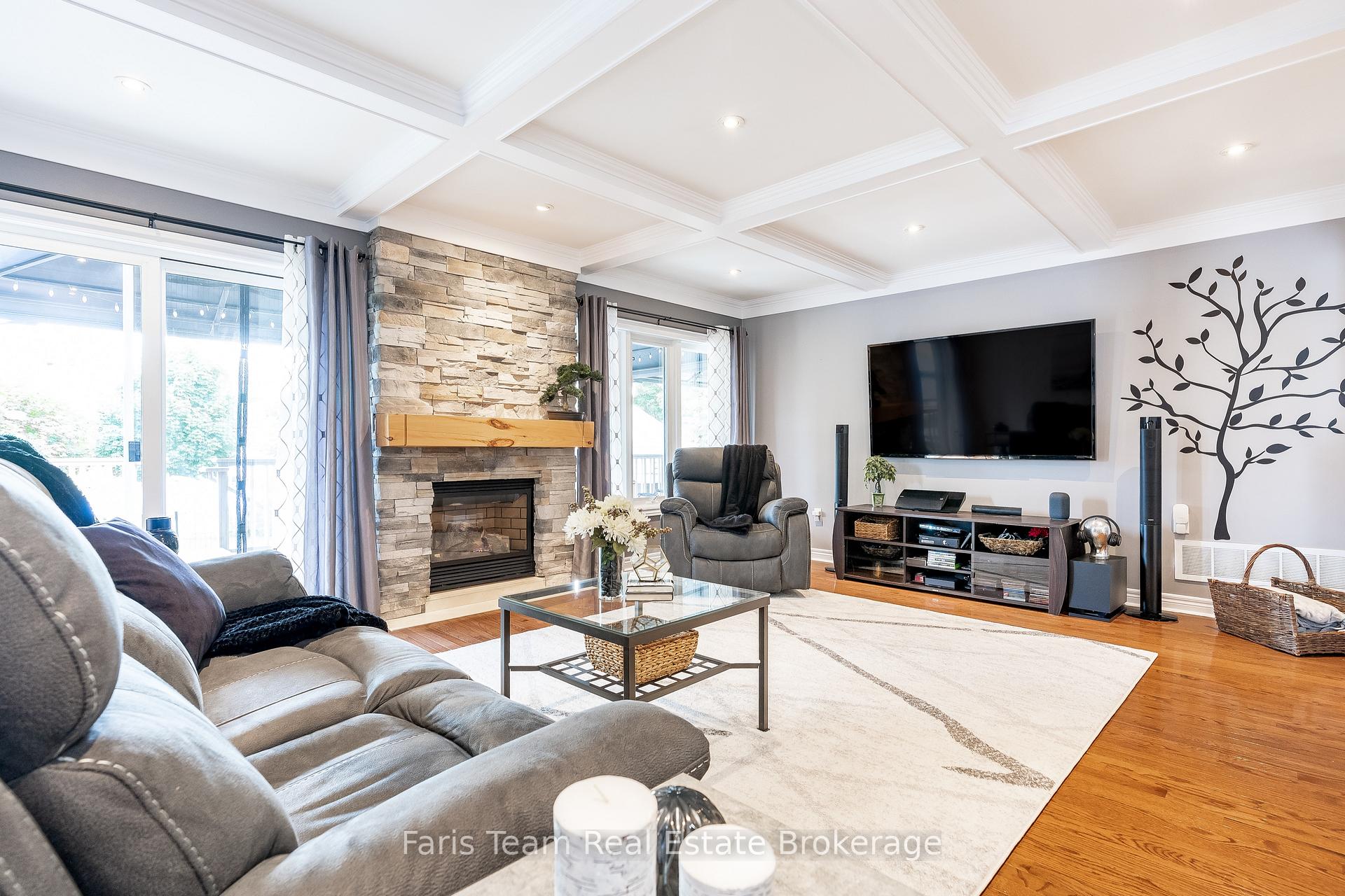 Photo 12 of 35 Princess Point Drive, Wasaga Beach — HOMEH