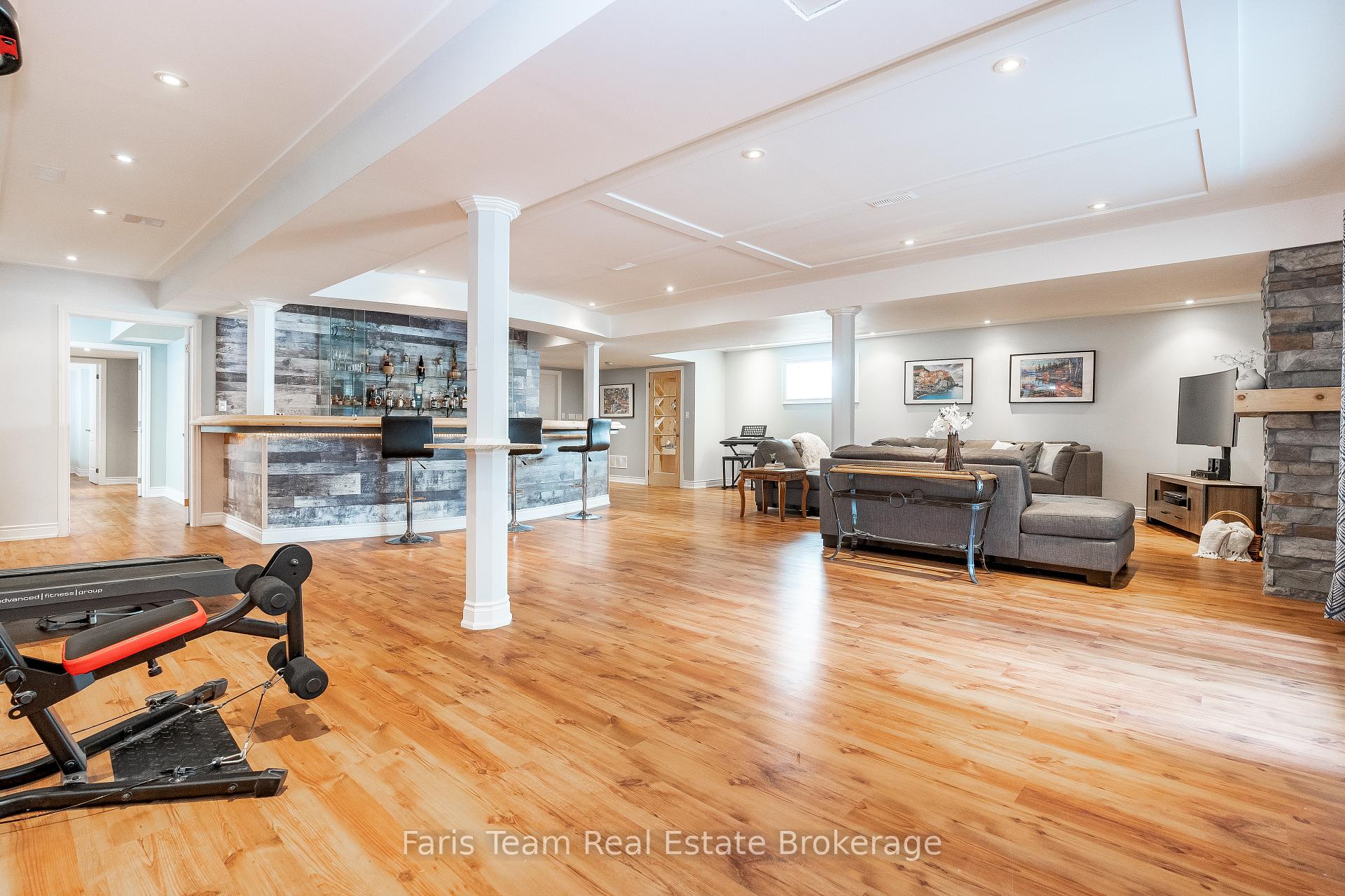 Photo 21 of 35 Princess Point Drive, Wasaga Beach — HOMEH