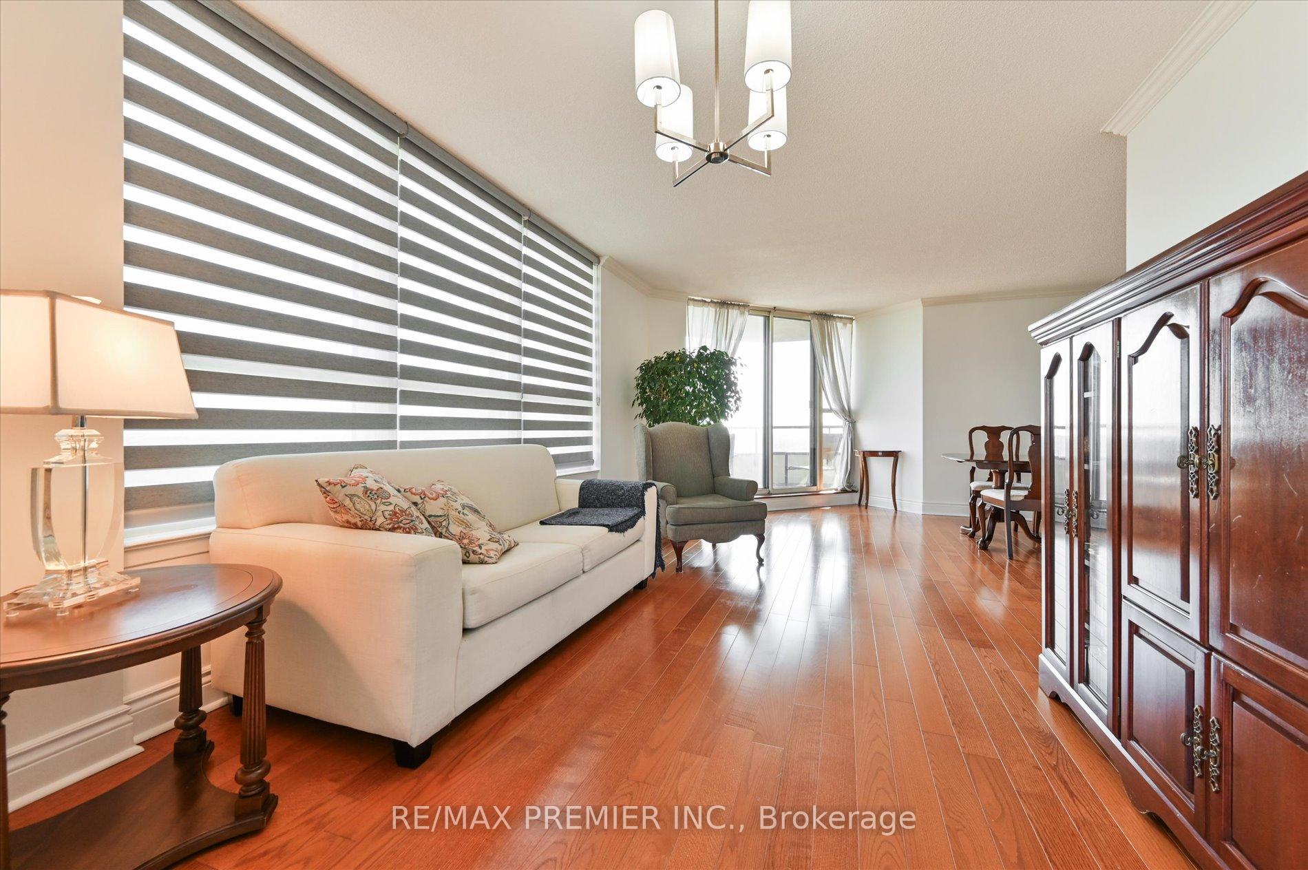Photo 6 of Unit 1711, 268 Ridley Boulevard, Toronto, Bedford Park-Nortown — HOMEH