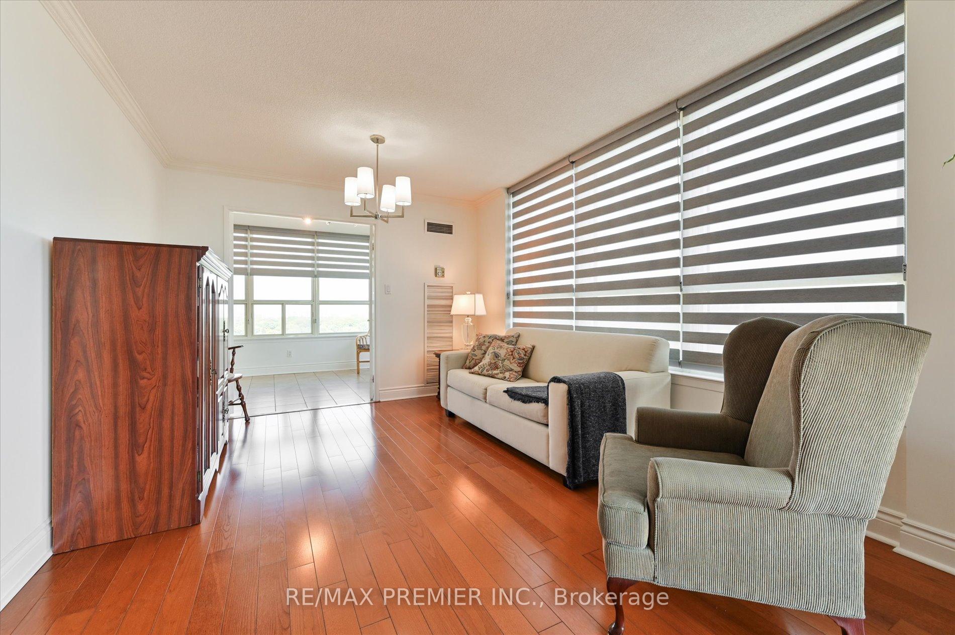 Photo 7 of Unit 1711, 268 Ridley Boulevard, Toronto, Bedford Park-Nortown — HOMEH