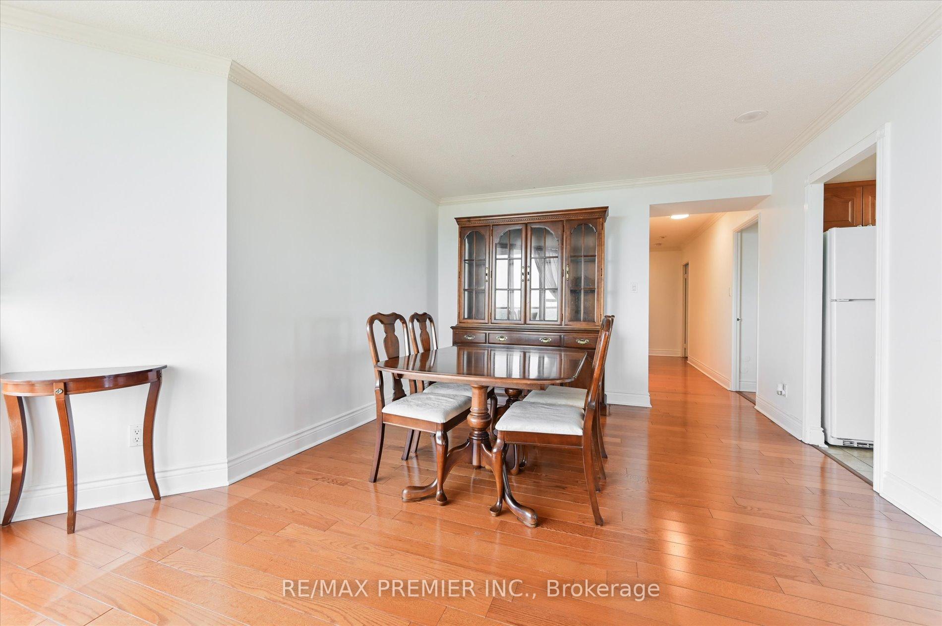 Photo 10 of Unit 1711, 268 Ridley Boulevard, Toronto, Bedford Park-Nortown — HOMEH
