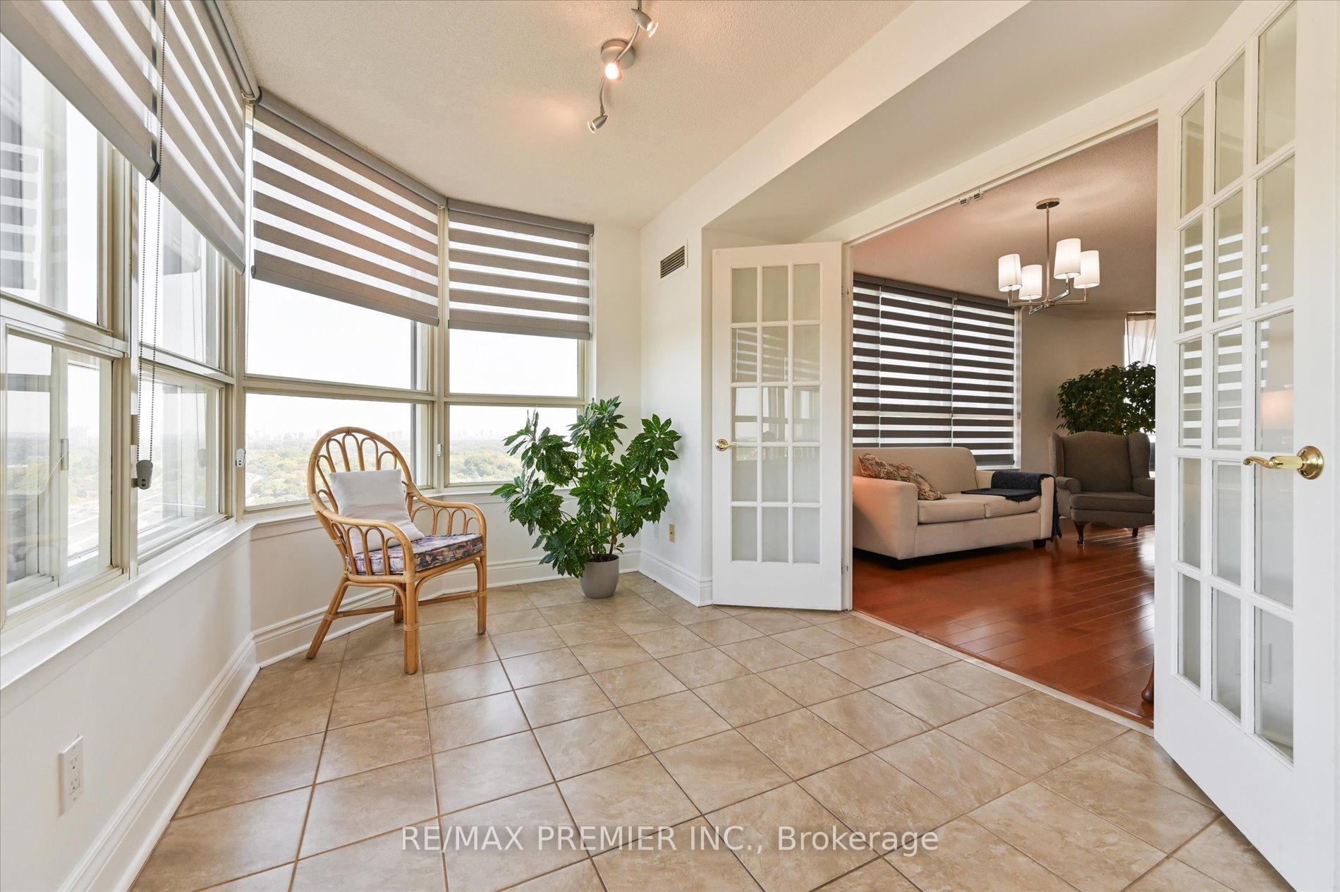 Photo 8 of Unit 1711, 268 Ridley Boulevard, Toronto, Bedford Park-Nortown — HOMEH