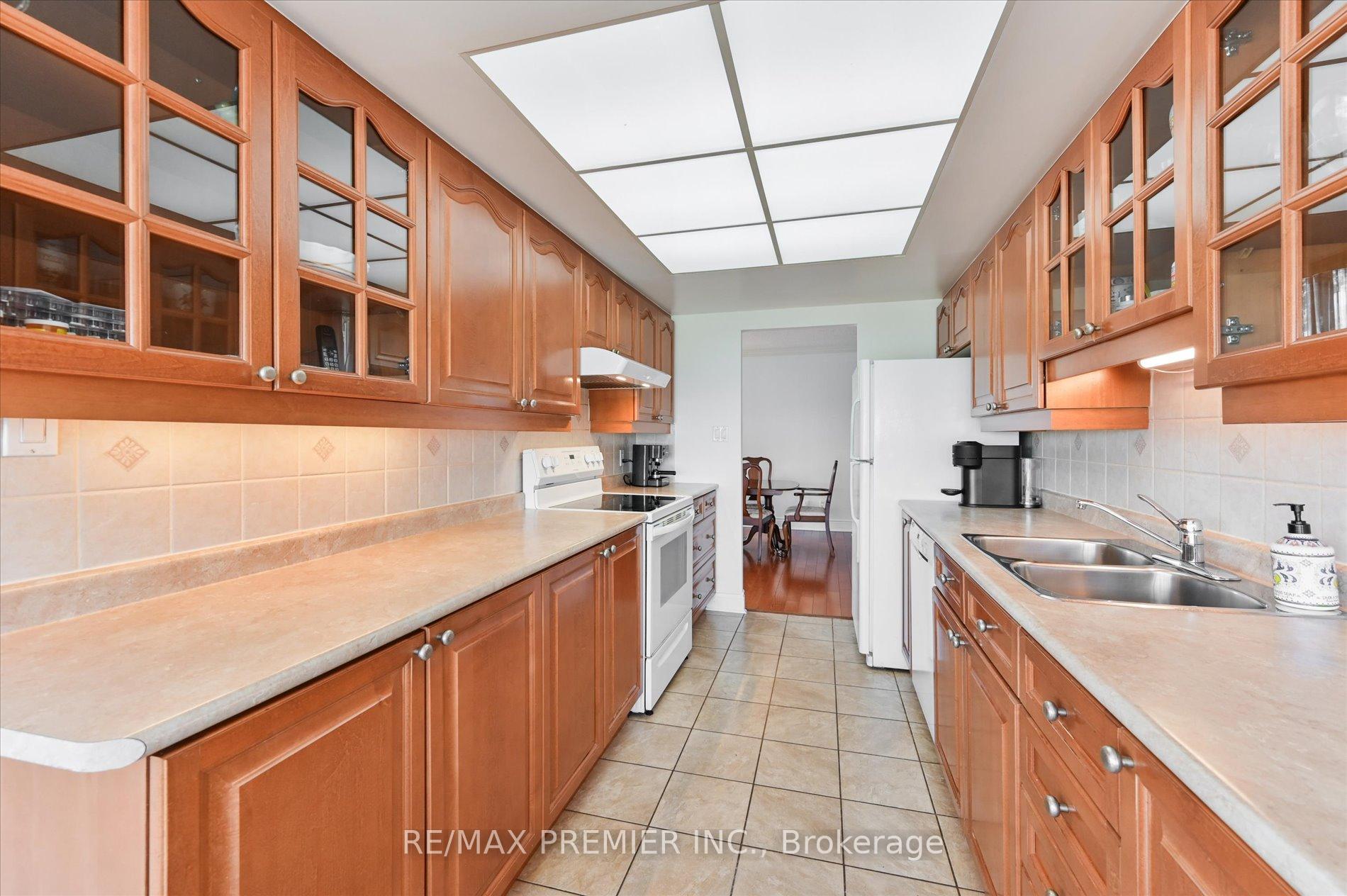 Photo 13 of Unit 1711, 268 Ridley Boulevard, Toronto, Bedford Park-Nortown — HOMEH