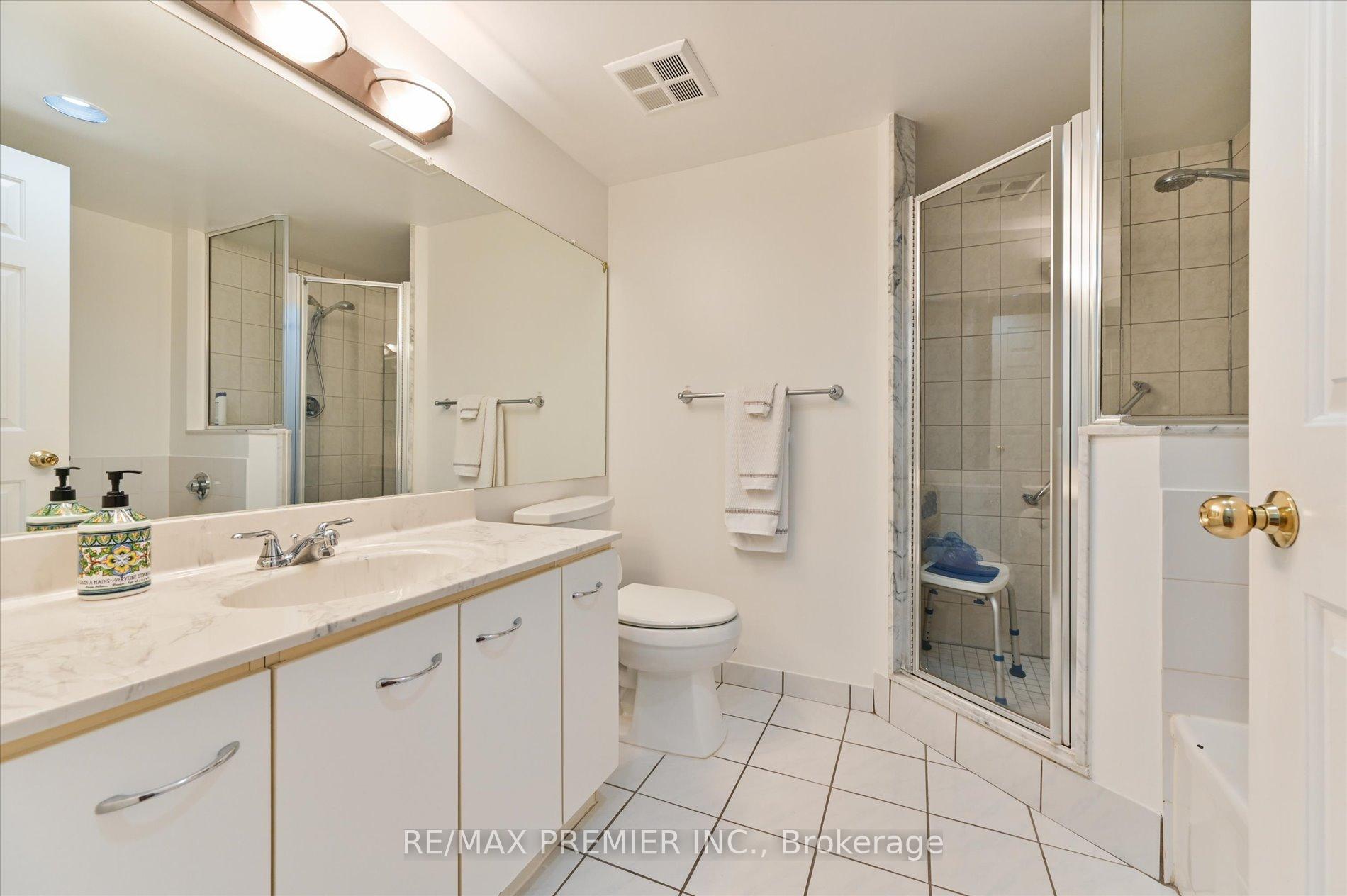 Photo 20 of Unit 1711, 268 Ridley Boulevard, Toronto, Bedford Park-Nortown — HOMEH