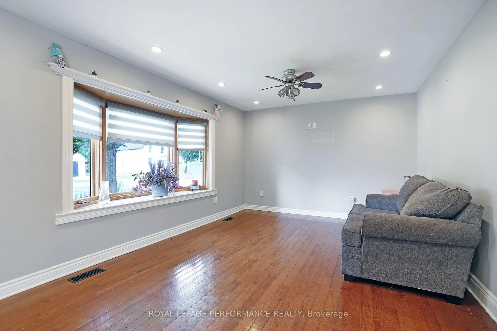Photo 7 of 63 Wilson Street E, Perth — HOMEH