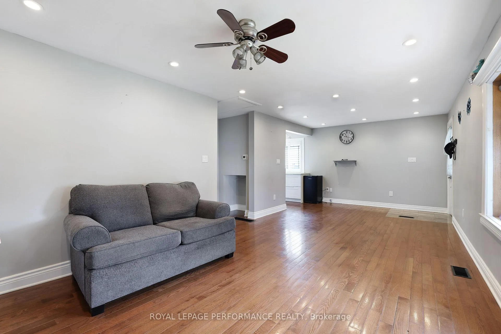 Photo 10 of 63 Wilson Street E, Perth — HOMEH