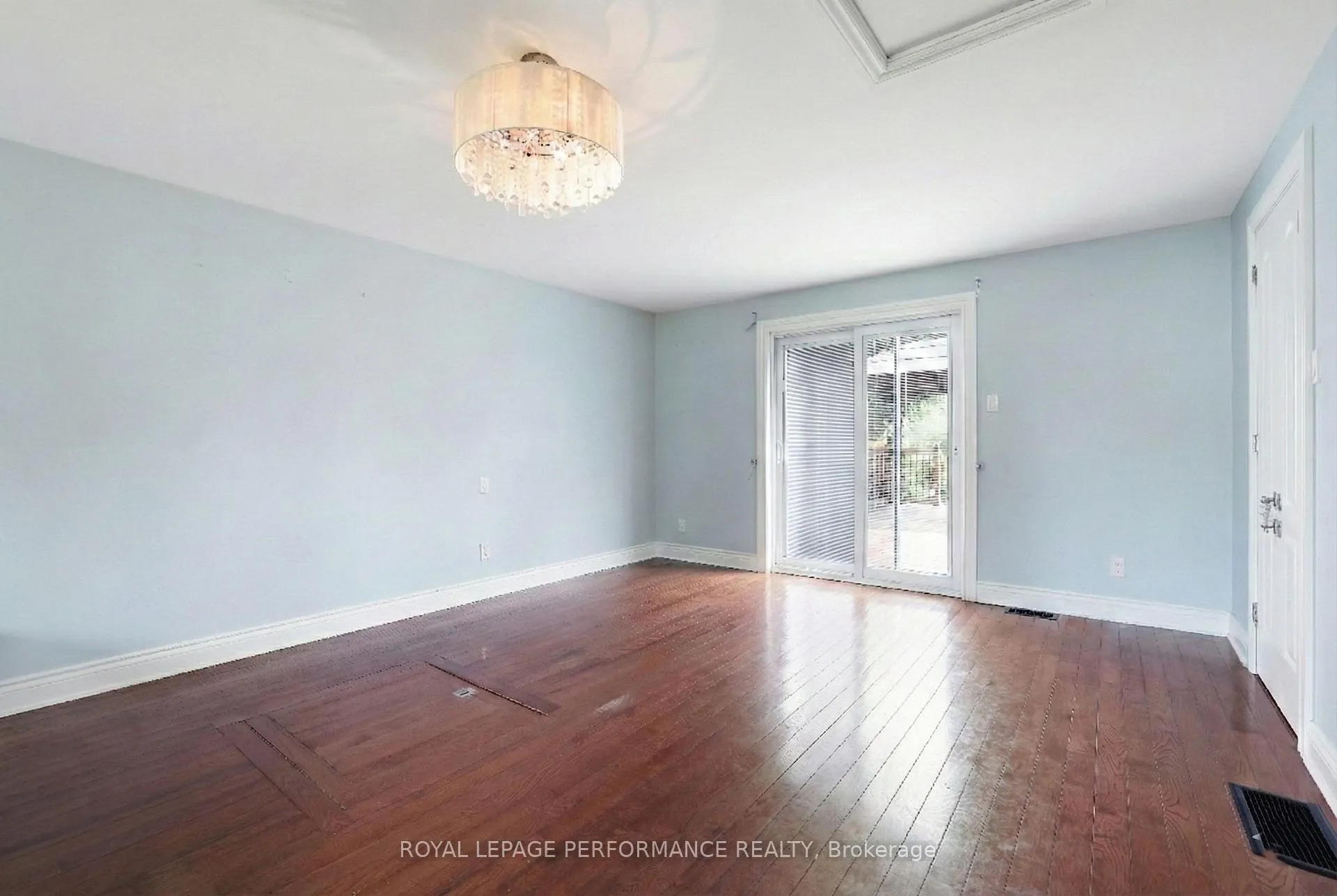 Photo 16 of 63 Wilson Street E, Perth — HOMEH