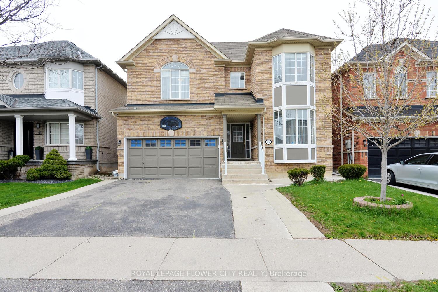 Photo 2 of 19 Flatbush Lane, Brampton, Fletcher's Meadow — HOMEH