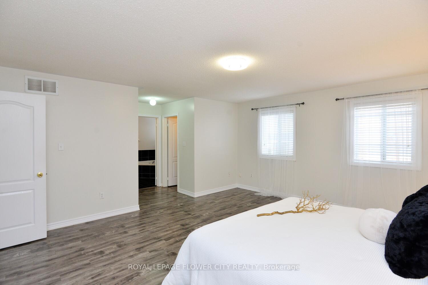 Photo 20 of 19 Flatbush Lane, Brampton, Fletcher's Meadow — HOMEH