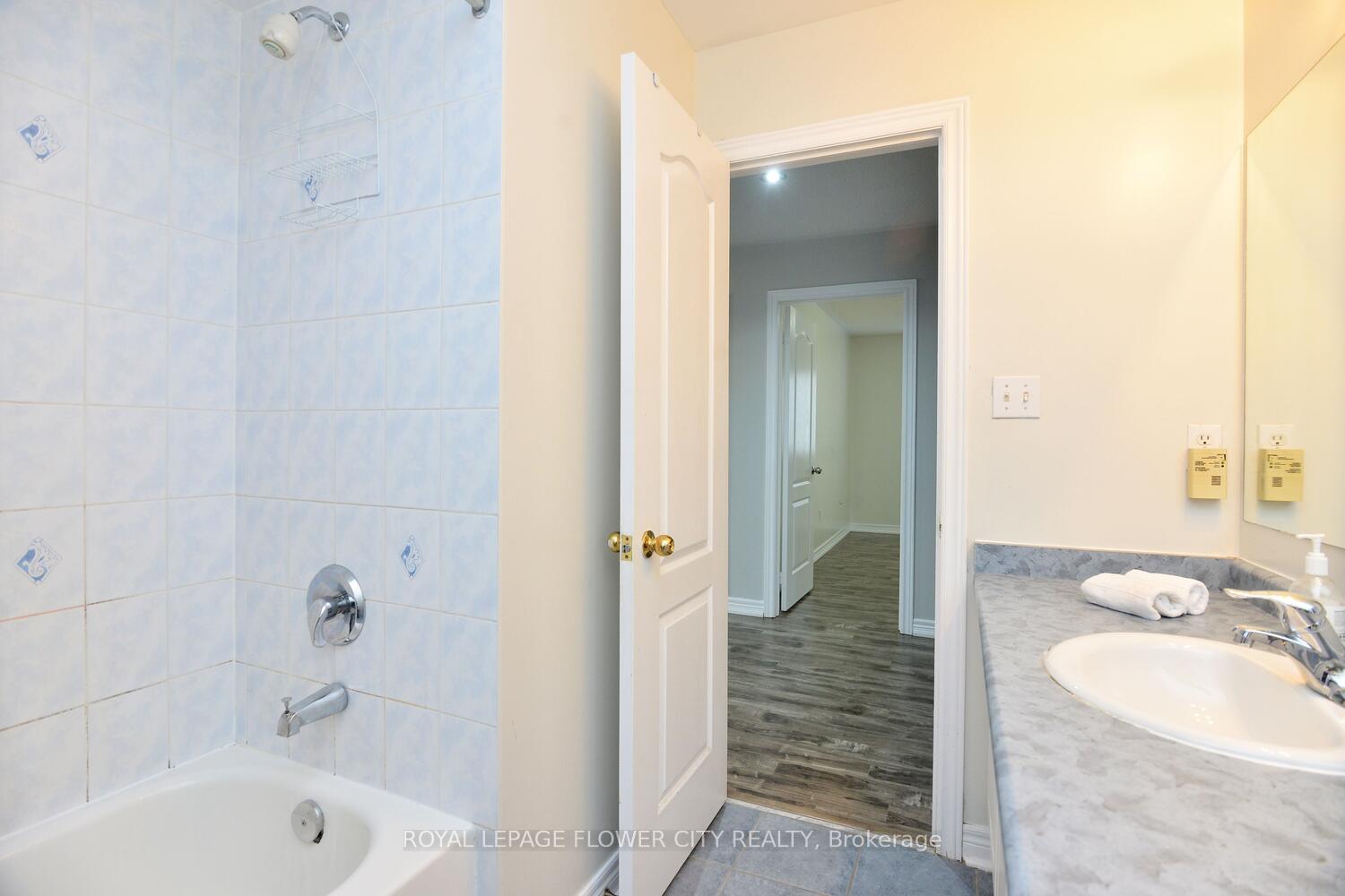 Photo 33 of 19 Flatbush Lane, Brampton, Fletcher's Meadow — HOMEH