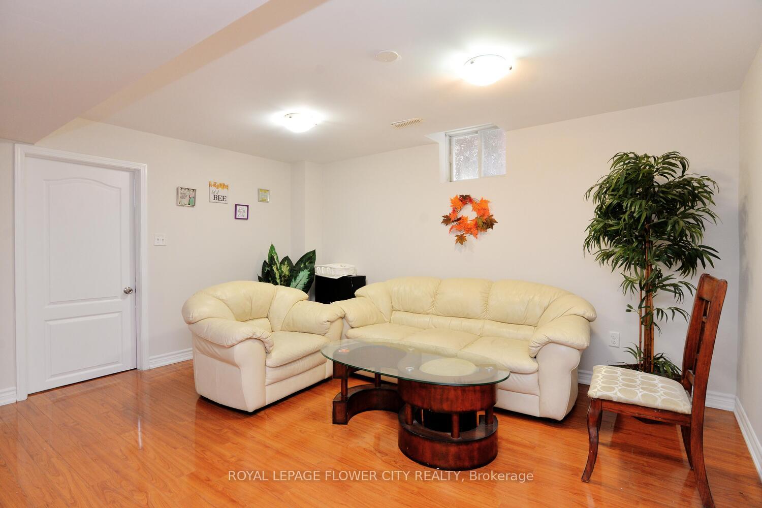 Photo 36 of 19 Flatbush Lane, Brampton, Fletcher's Meadow — HOMEH