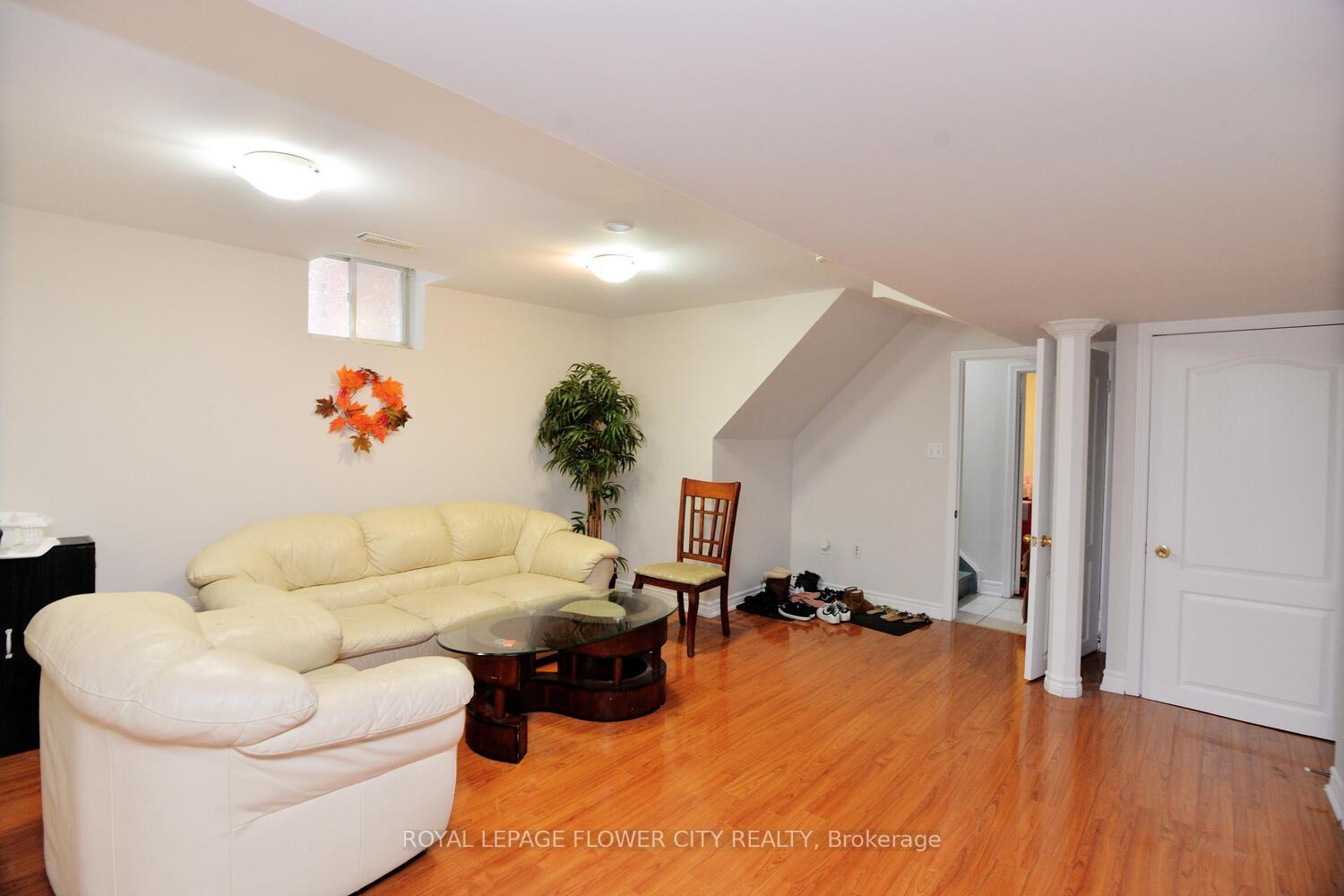 Photo 37 of 19 Flatbush Lane, Brampton, Fletcher's Meadow — HOMEH