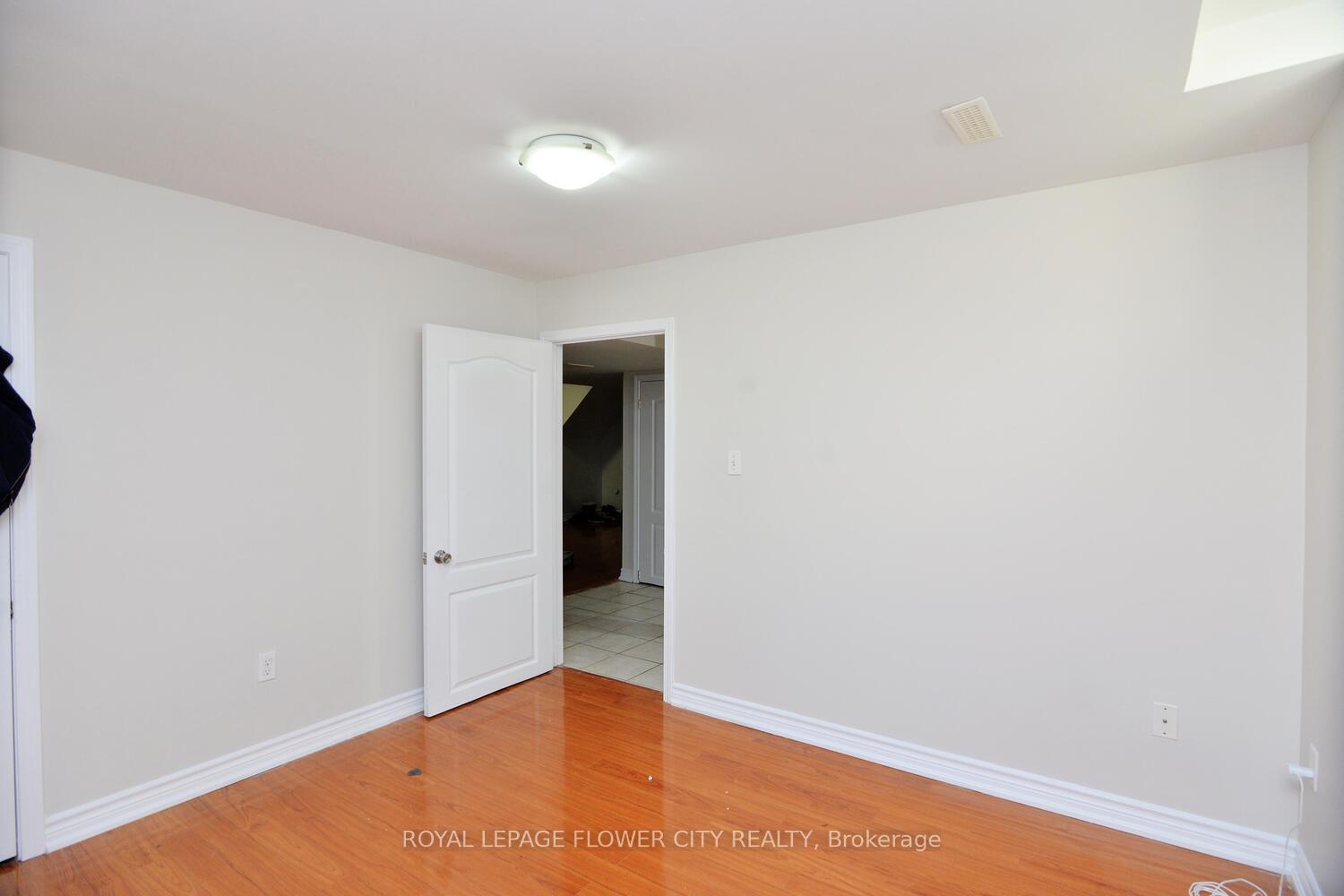 Photo 43 of 19 Flatbush Lane, Brampton, Fletcher's Meadow — HOMEH