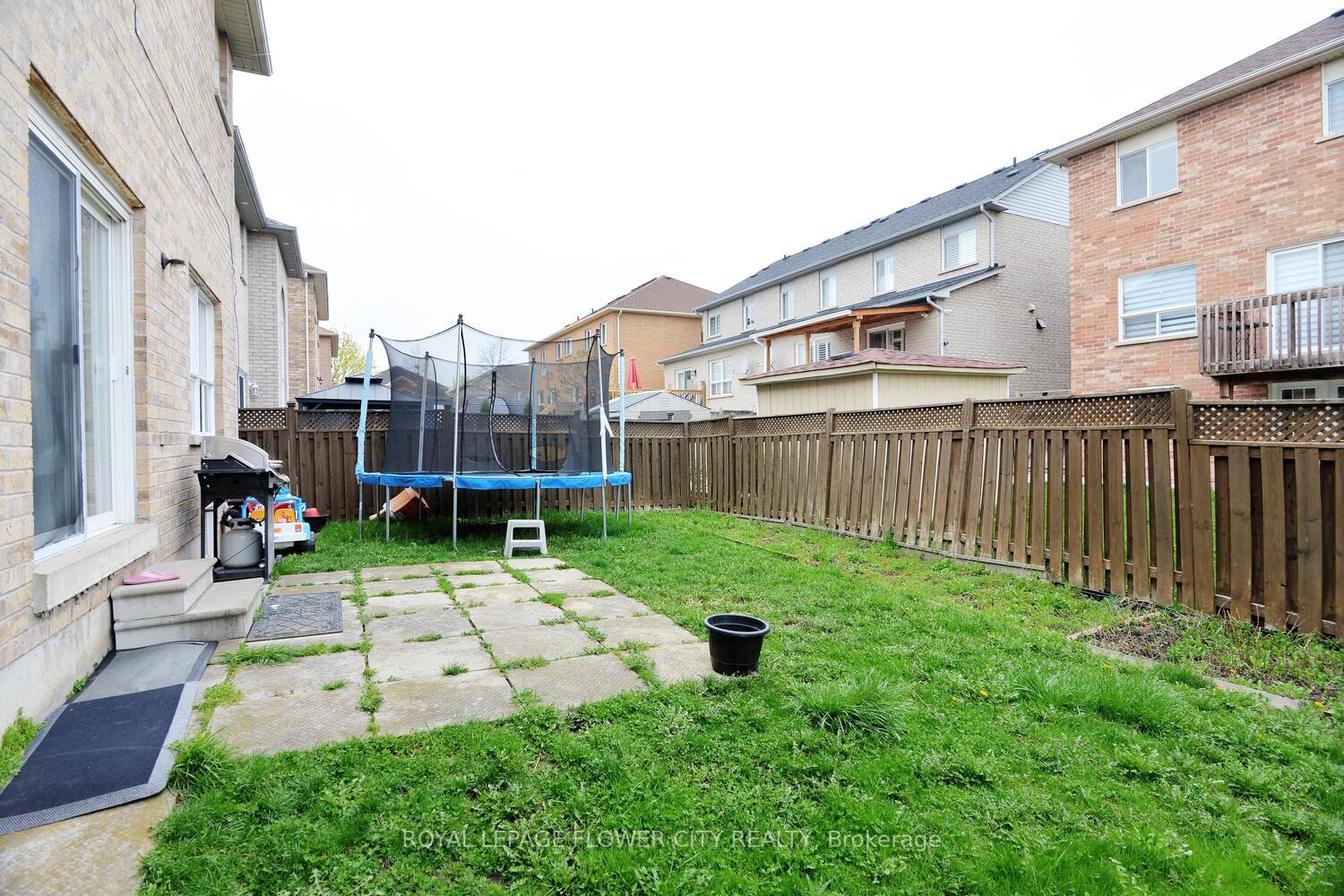 Photo 48 of 19 Flatbush Lane, Brampton, Fletcher's Meadow — HOMEH