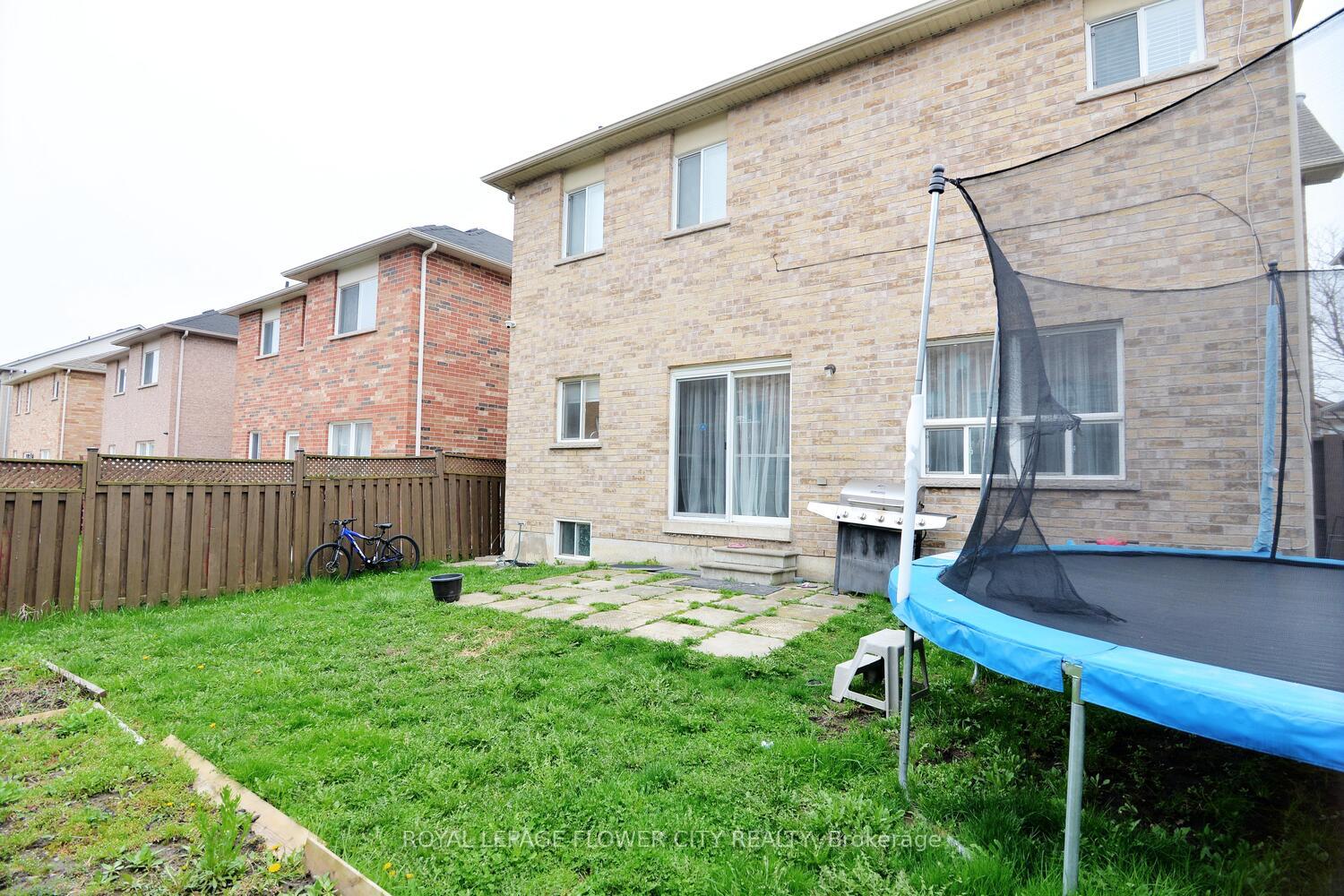 Photo 49 of 19 Flatbush Lane, Brampton, Fletcher's Meadow — HOMEH