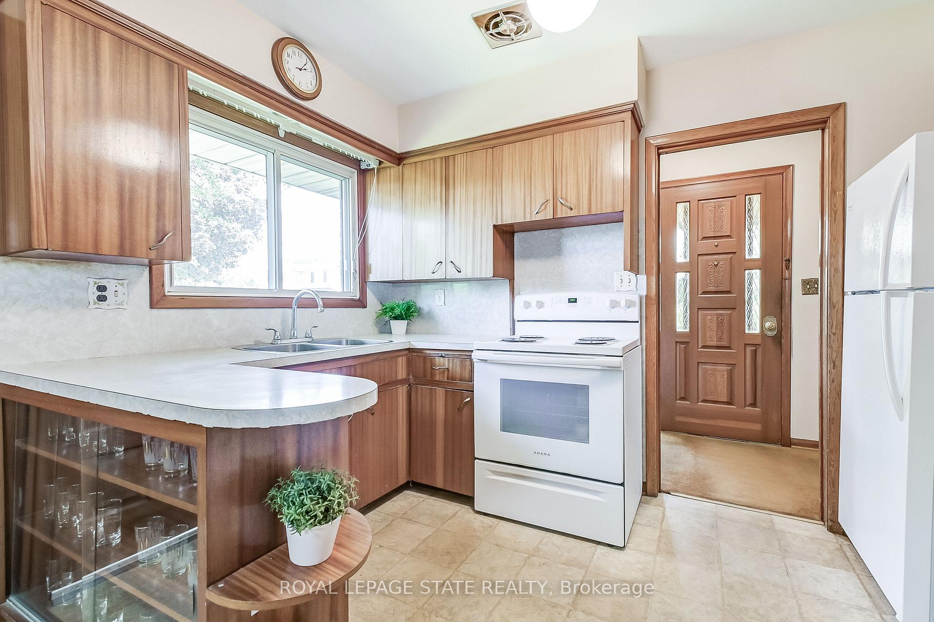 Photo 11 of 69 Orphir Road, Hamilton, Greenford — HOMEH