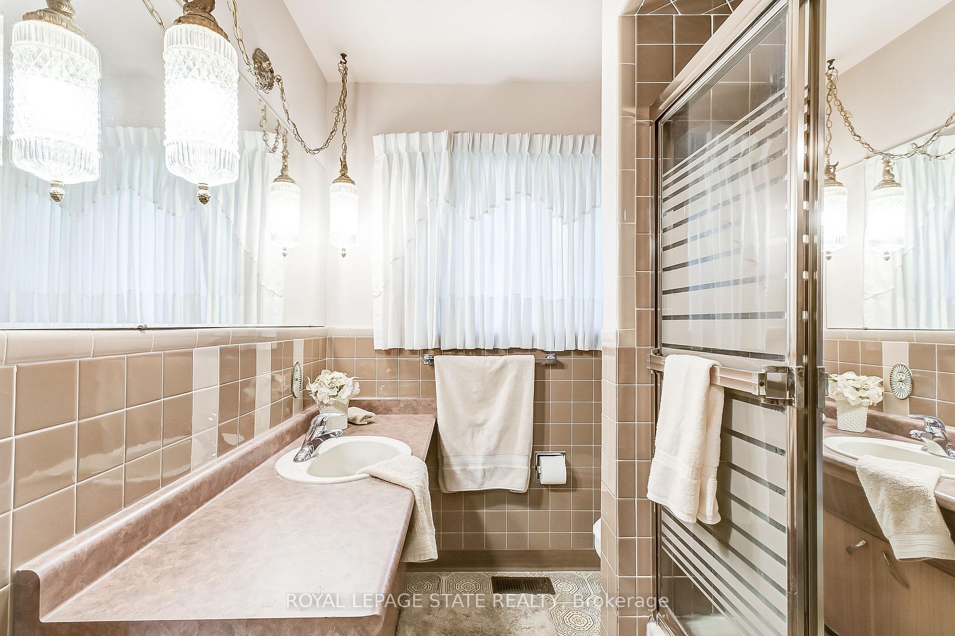 Photo 25 of 69 Orphir Road, Hamilton, Greenford — HOMEH