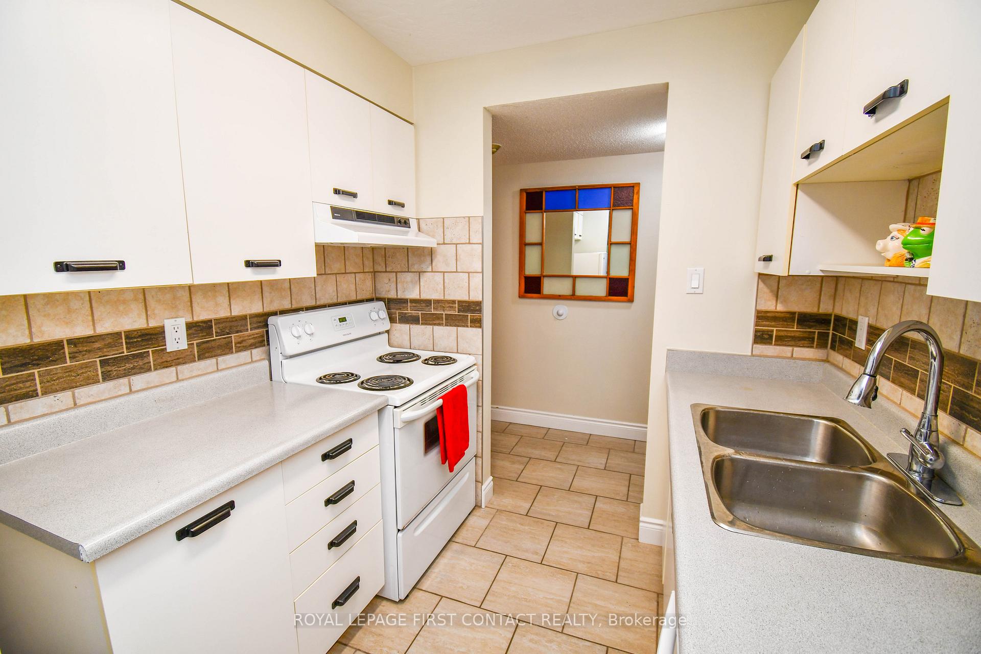 Photo 24 of Unit 104, 25 Meadow Lane, Barrie, Ardagh — HOMEH