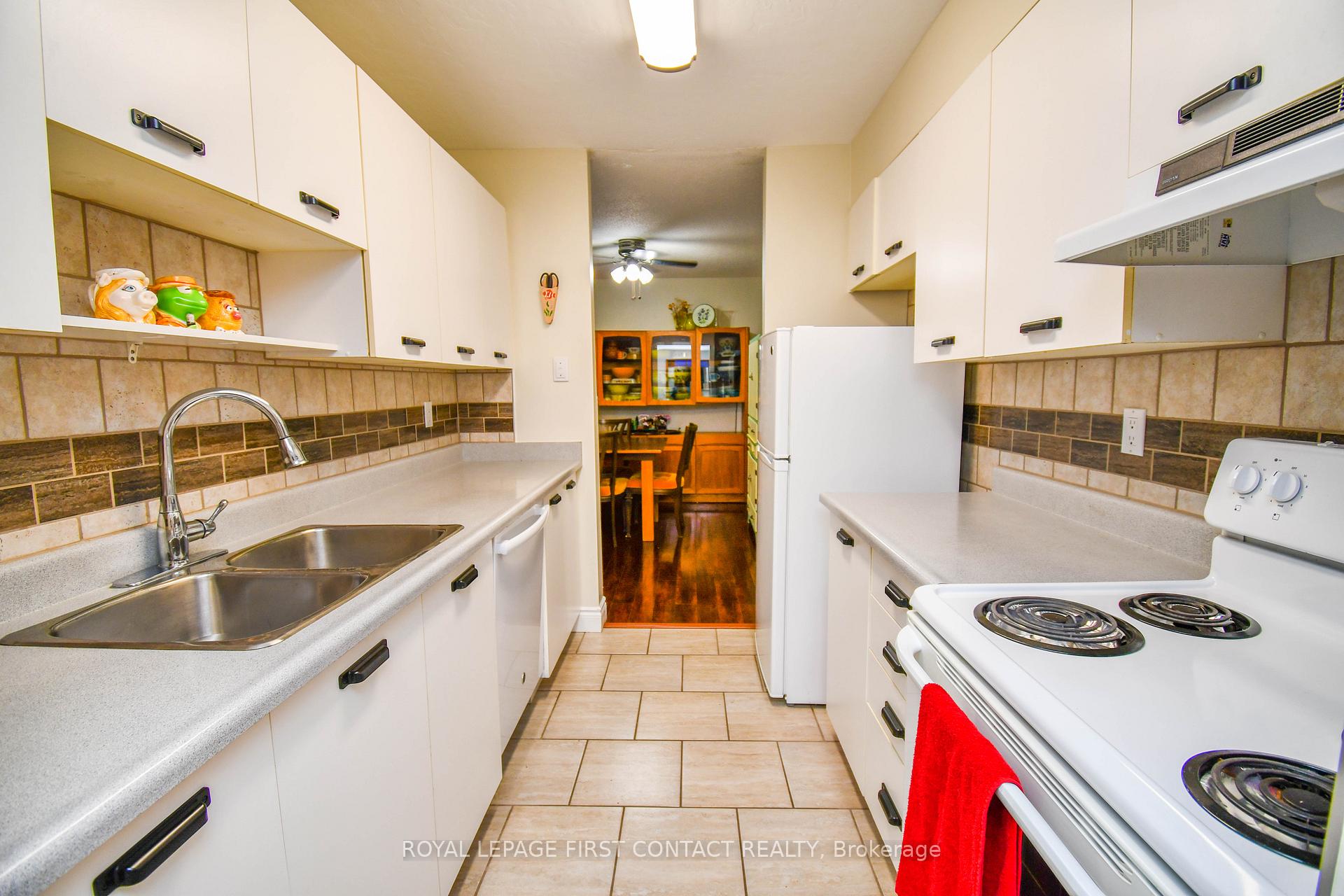 Photo 4 of Unit 104, 25 Meadow Lane, Barrie, Ardagh — HOMEH
