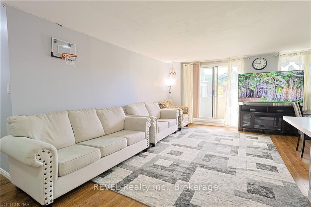 Photo 6 of Unit 302, 21 East Avenue S, Hamilton, Landsdale — HOMEH