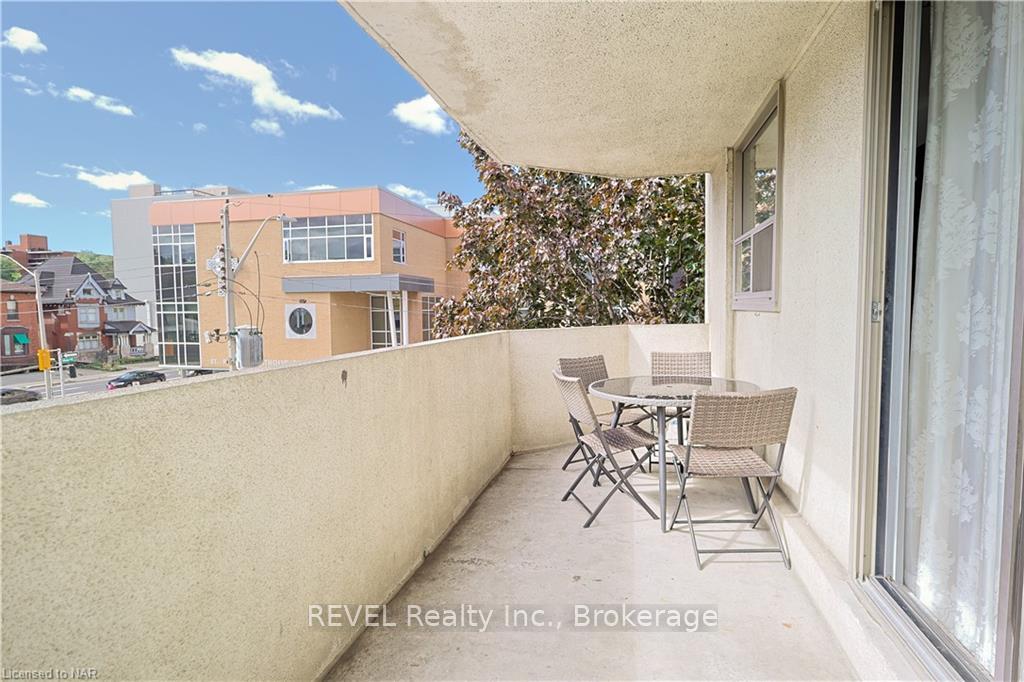 Photo 19 of Unit 302, 21 East Avenue S, Hamilton, Landsdale — HOMEH