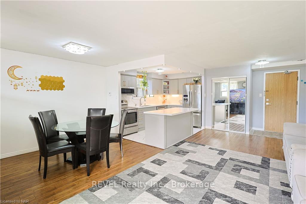 Photo 2 of Unit 302, 21 East Avenue S, Hamilton, Landsdale — HOMEH