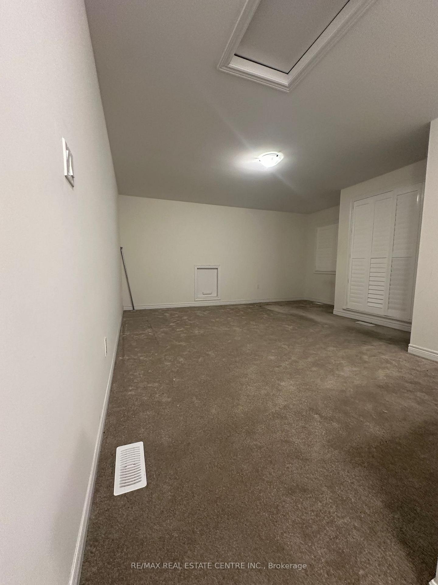Photo 19 of 3959 Thomas Alton Boulevard, Burlington, Alton — HOMEH