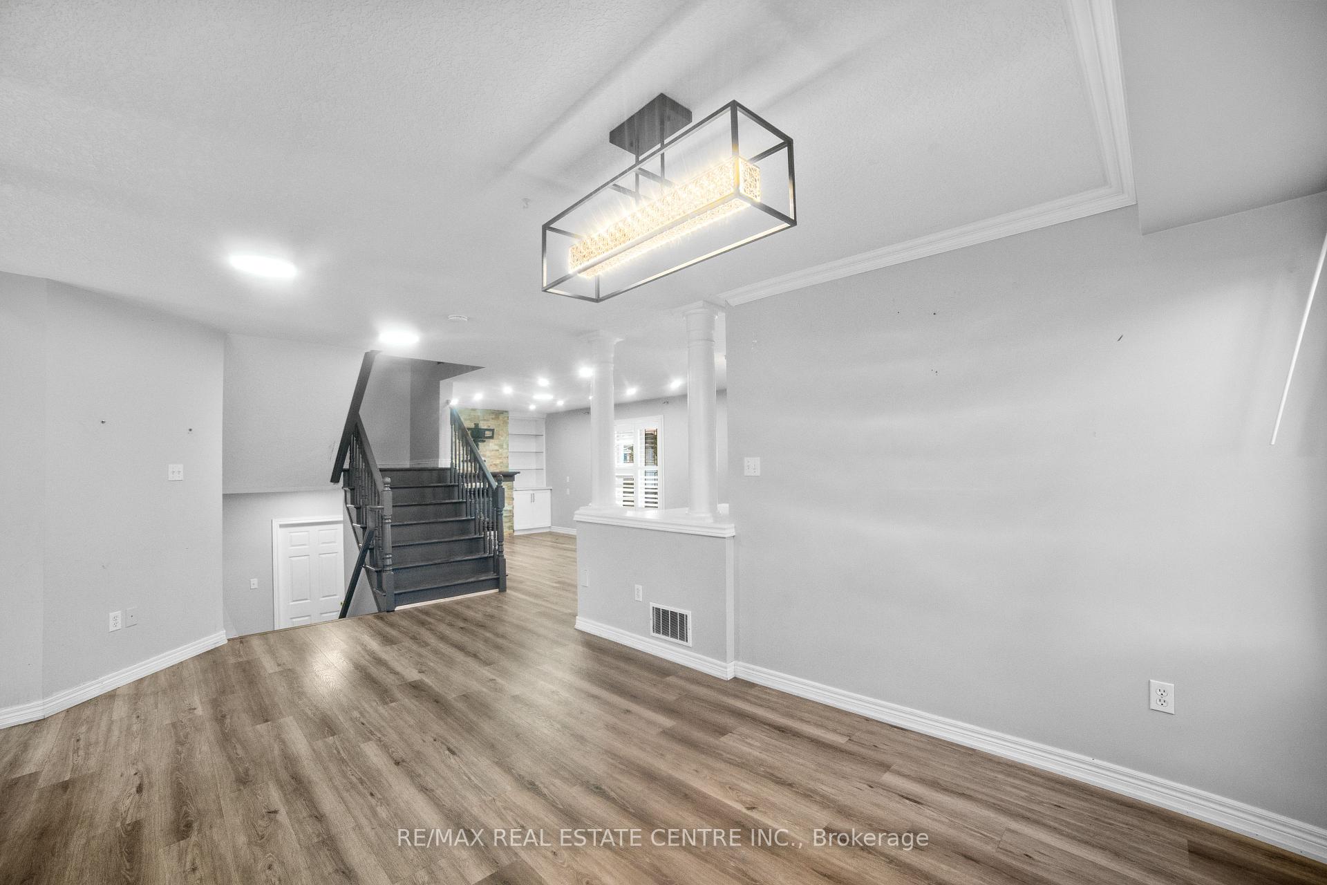Photo 7 of 170 Southbrook Drive, Hamilton, Binbrook — HOMEH