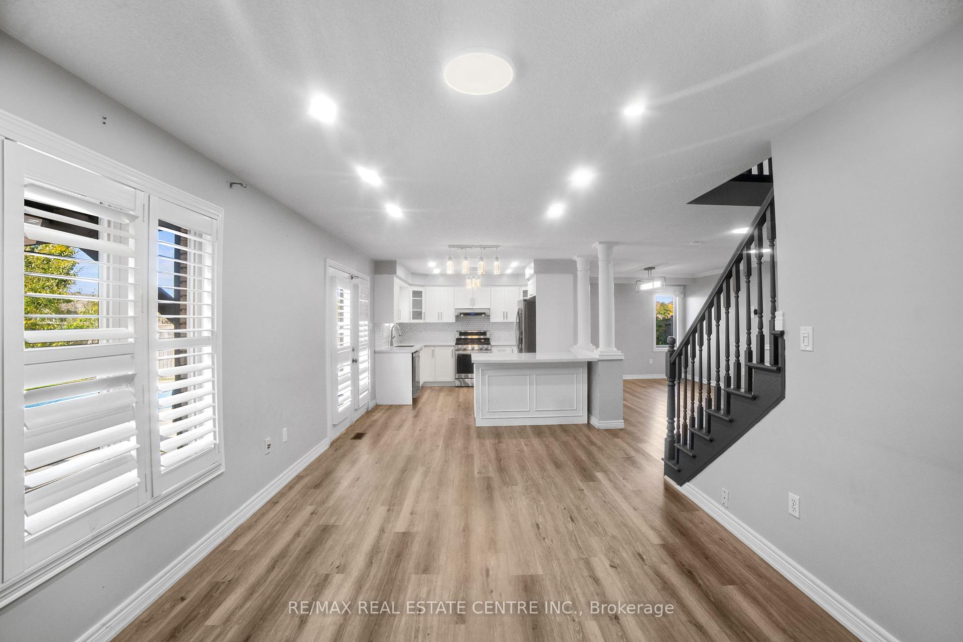 Photo 10 of 170 Southbrook Drive, Hamilton, Binbrook — HOMEH