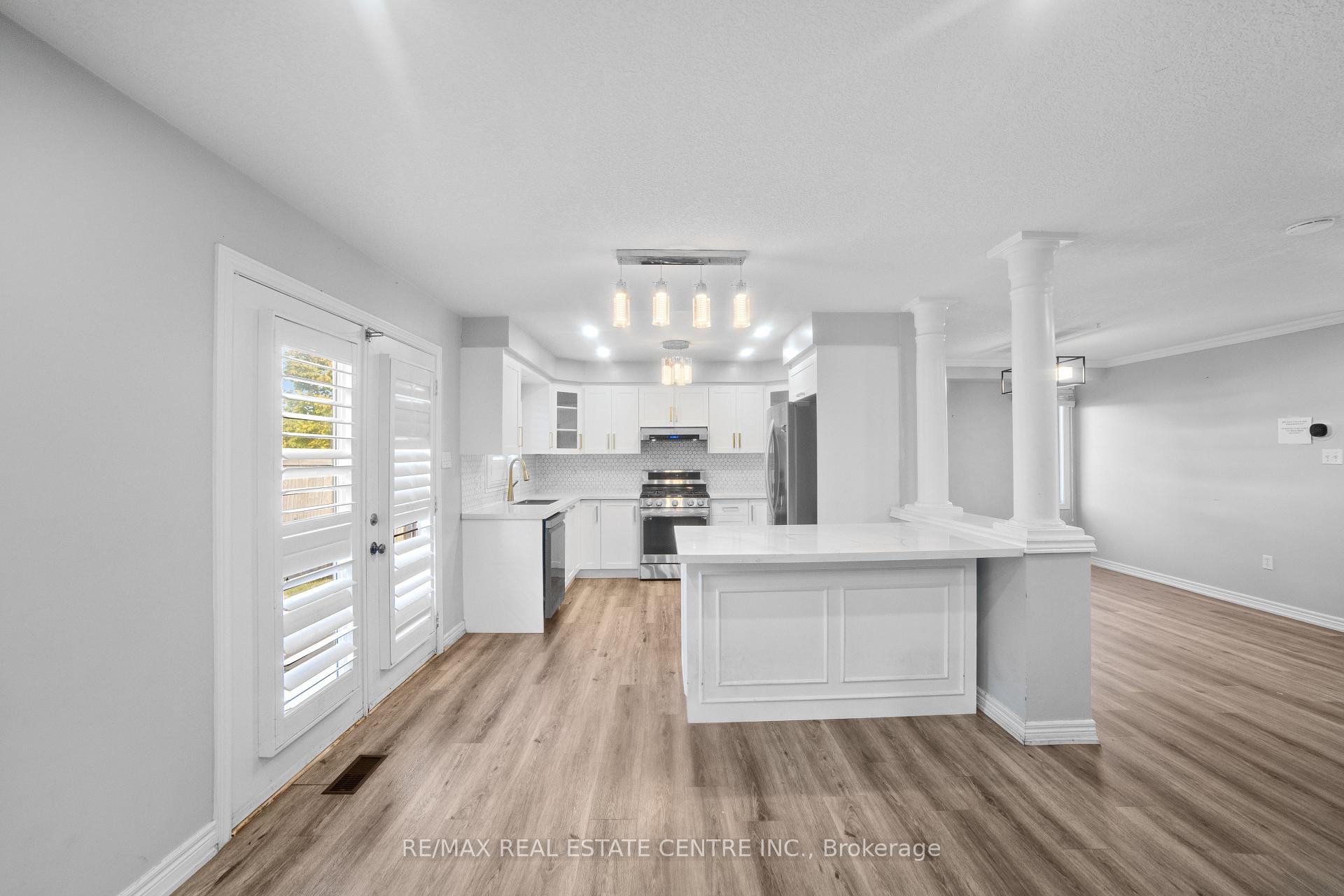 Photo 11 of 170 Southbrook Drive, Hamilton, Binbrook — HOMEH
