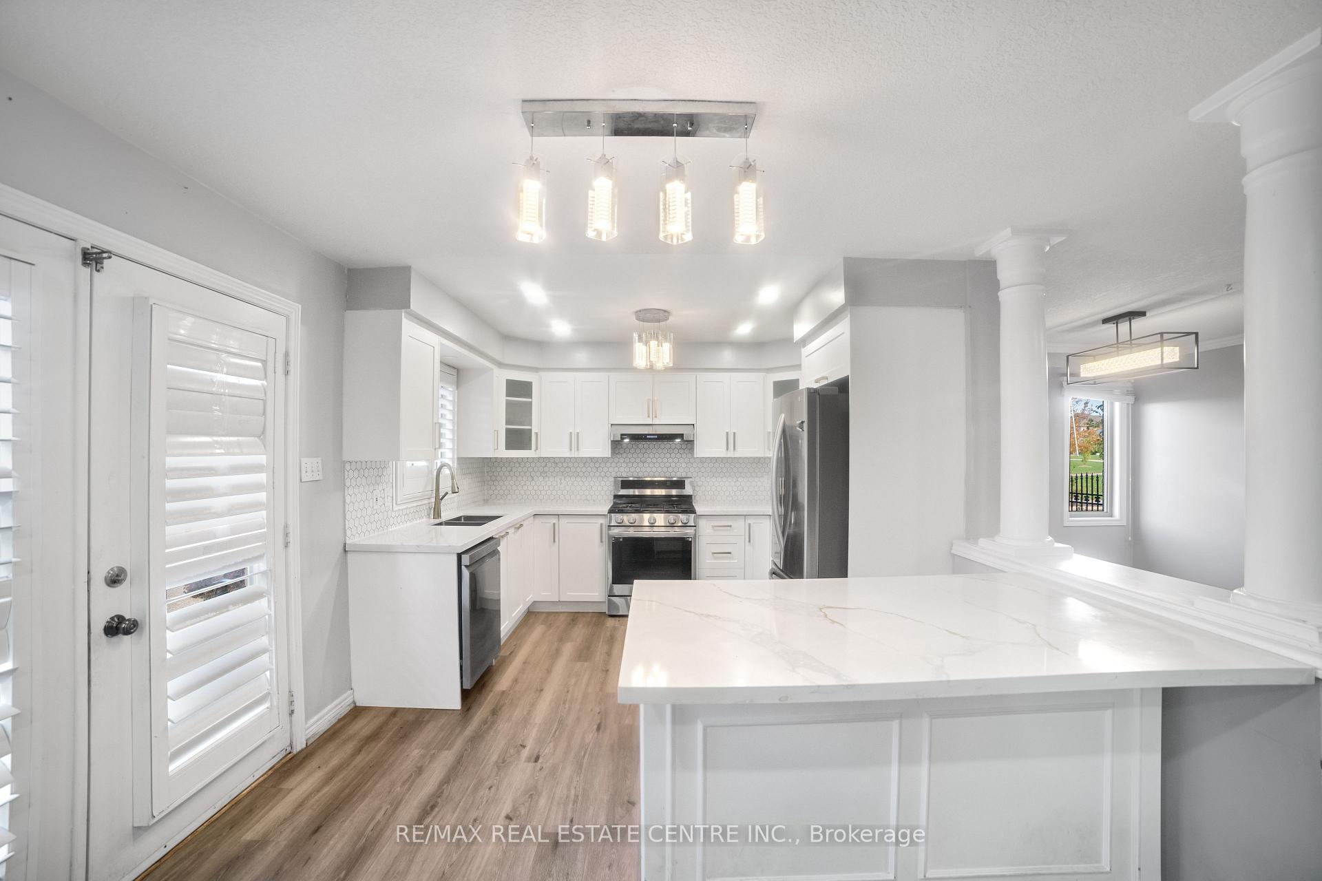 Photo 12 of 170 Southbrook Drive, Hamilton, Binbrook — HOMEH