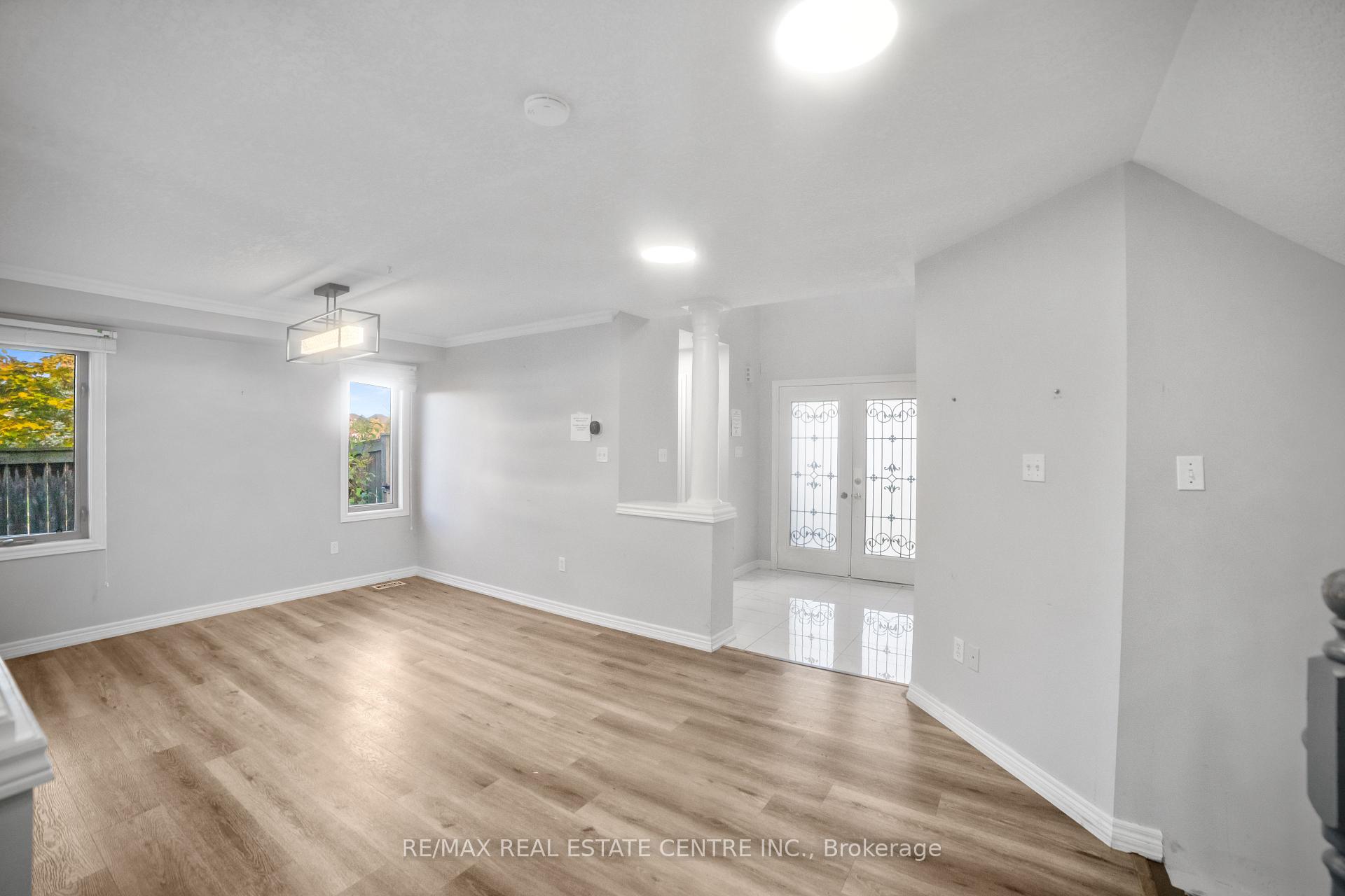 Photo 14 of 170 Southbrook Drive, Hamilton, Binbrook — HOMEH