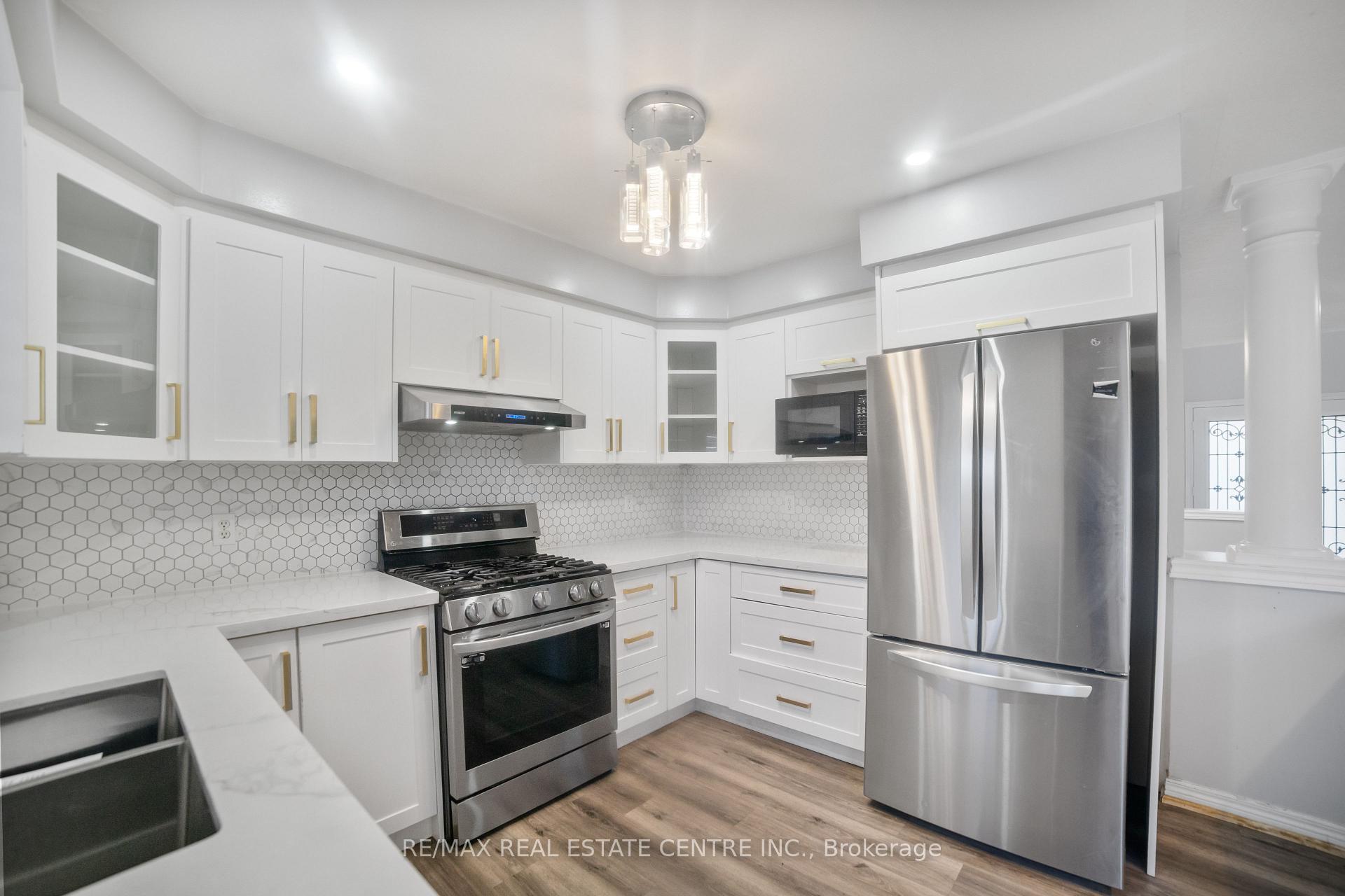 Photo 15 of 170 Southbrook Drive, Hamilton, Binbrook — HOMEH