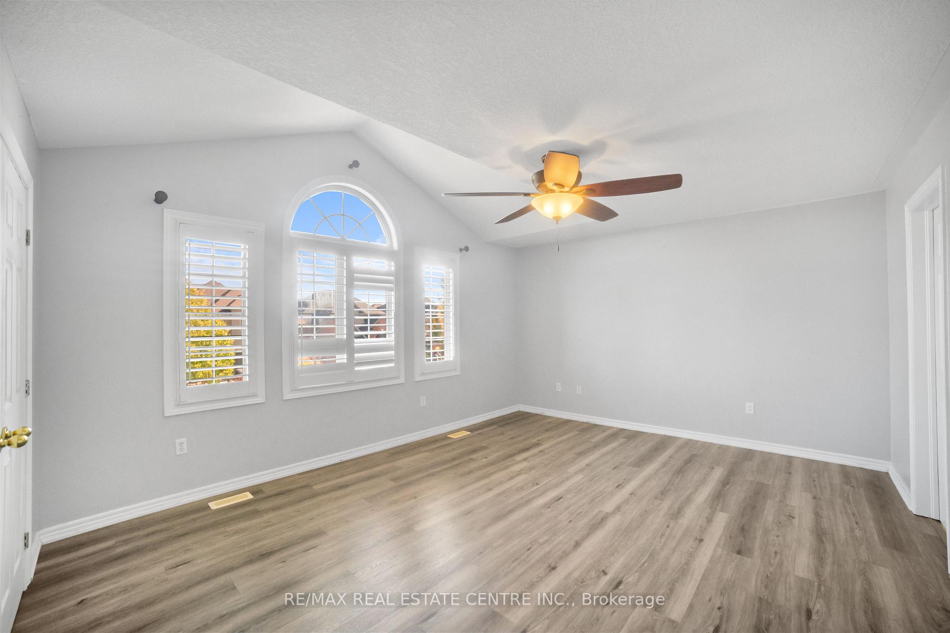 Photo 21 of 170 Southbrook Drive, Hamilton, Binbrook — HOMEH