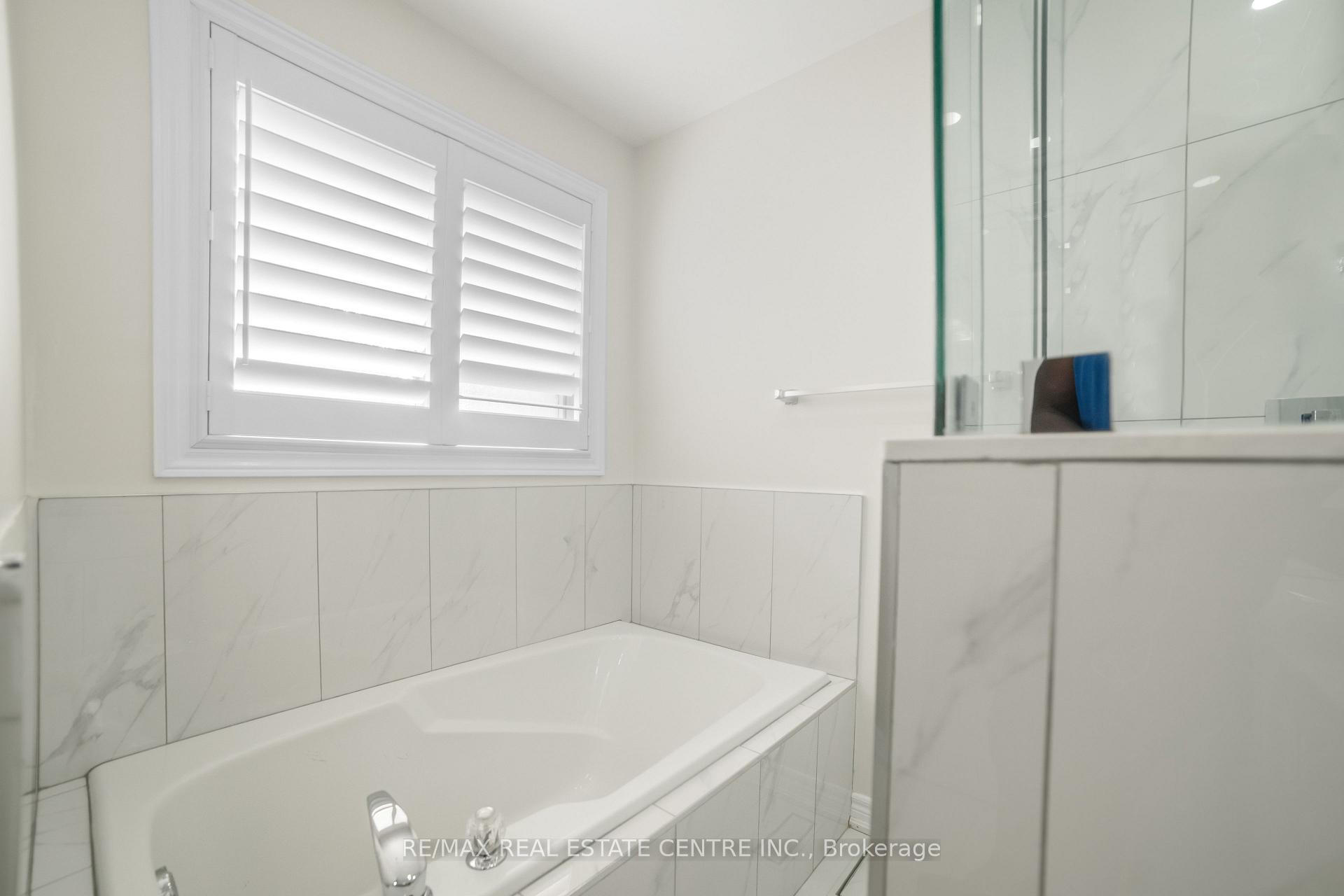Photo 24 of 170 Southbrook Drive, Hamilton, Binbrook — HOMEH