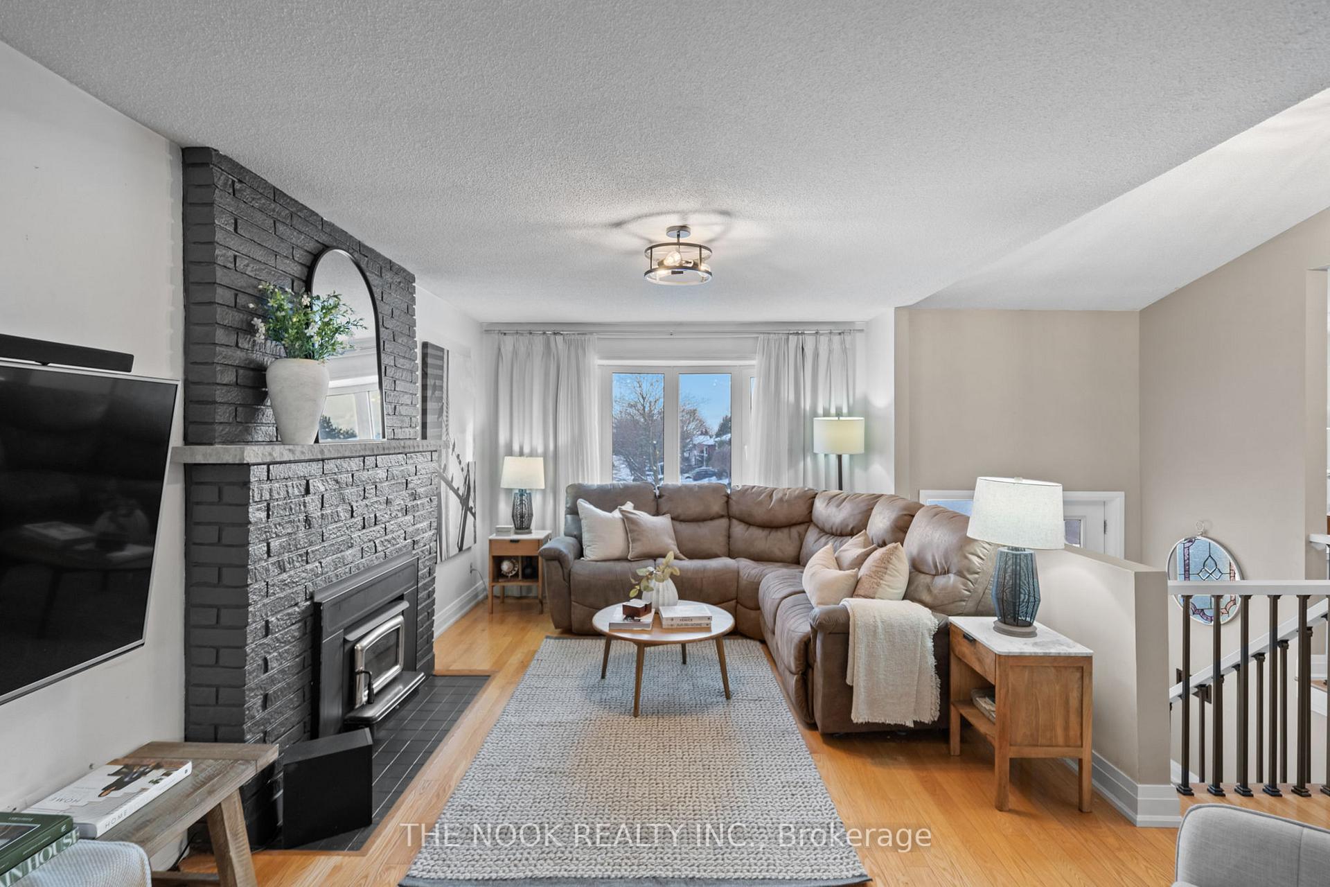 Photo 6 of 840 Roundelay Drive N, Oshawa, McLaughlin — HOMEH