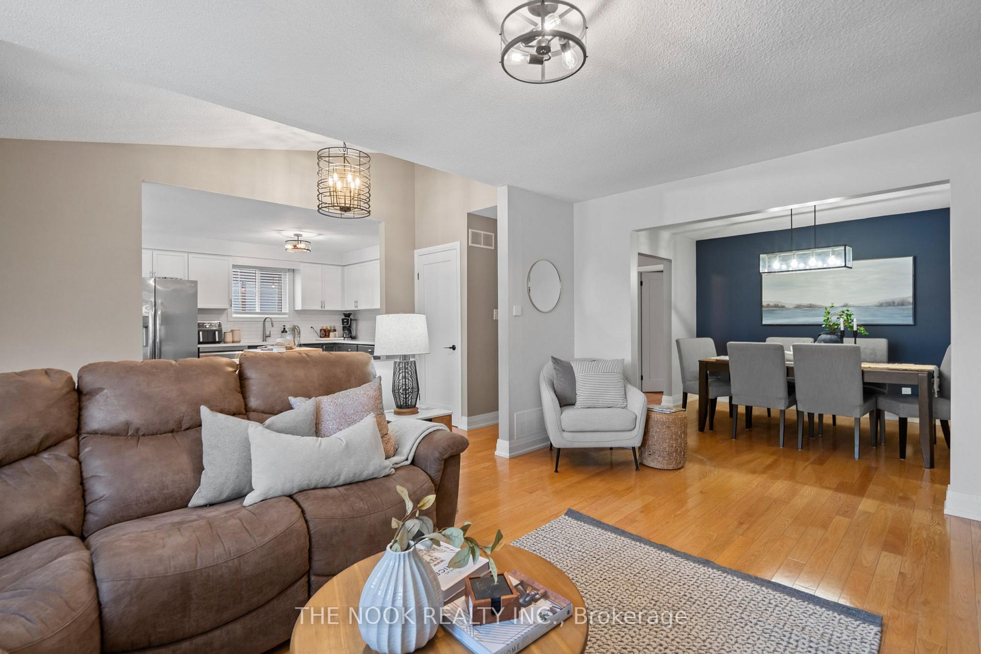 Photo 8 of 840 Roundelay Drive N, Oshawa, McLaughlin — HOMEH