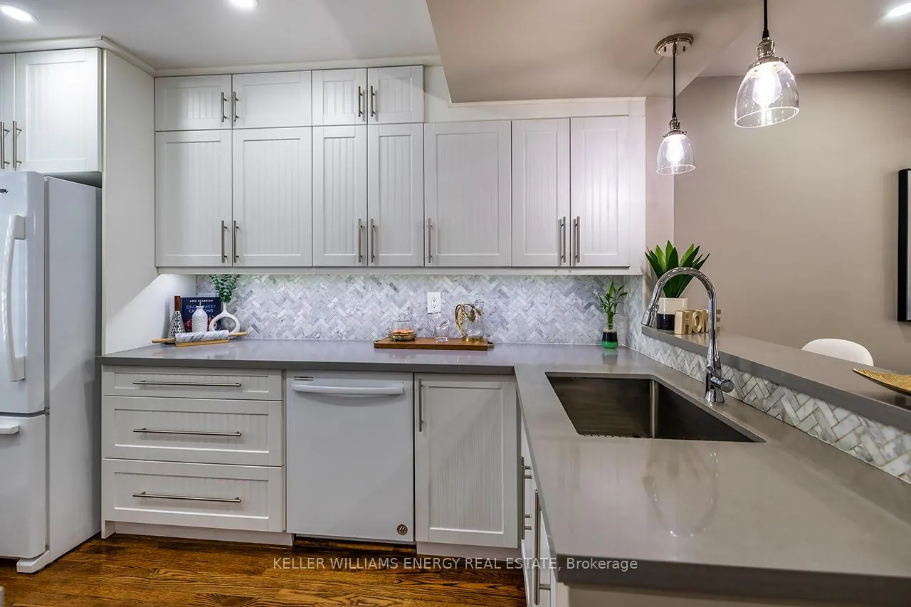 Photo 10 of 320 Homestead Drive, Oshawa, McLaughlin — HOMEH