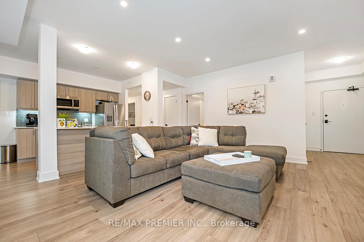 Photo 13 of Unit 317, 4 Spice Way, Barrie, Innis-Shore — HOMEH