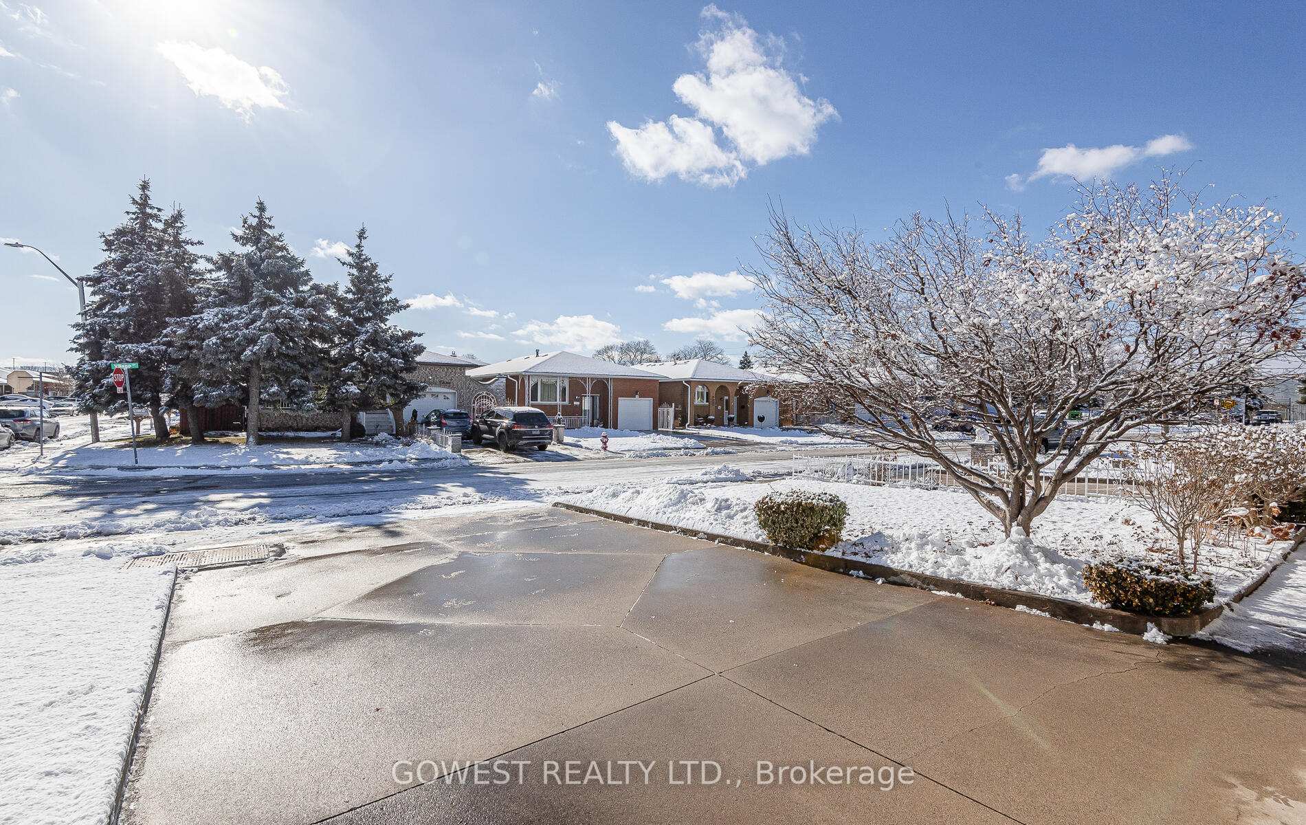 Photo 4 of 19 Village Drive, Hamilton, Kentley — HOMEH
