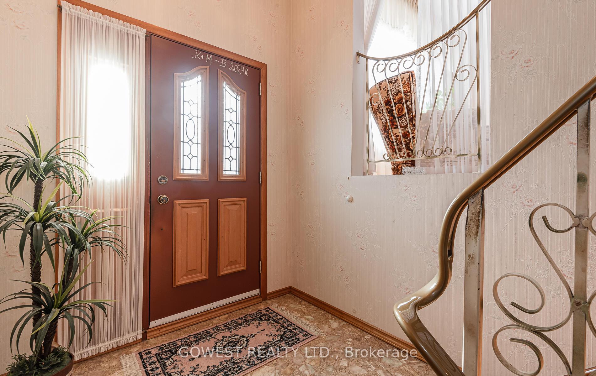 Photo 5 of 19 Village Drive, Hamilton, Kentley — HOMEH